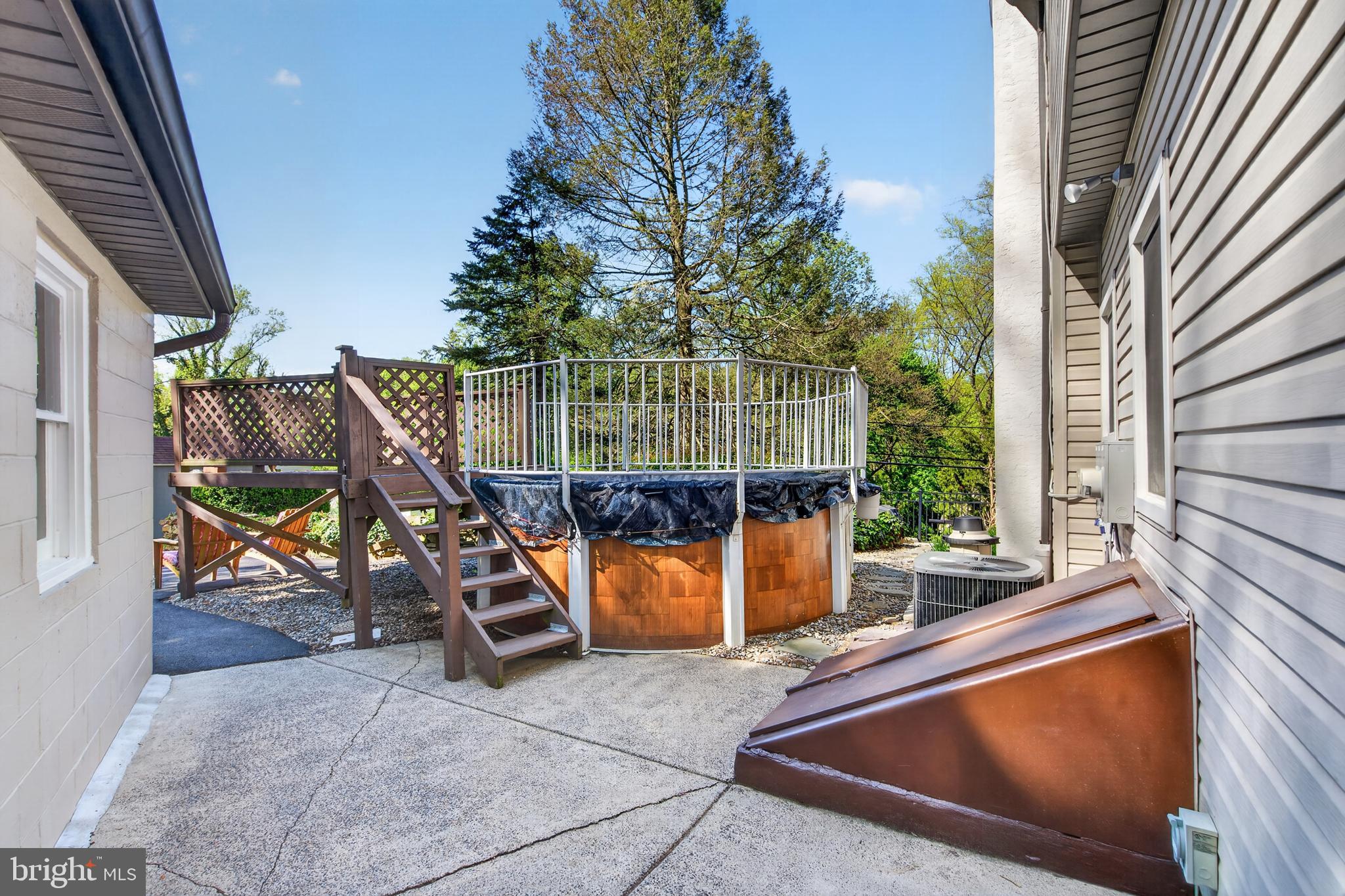 IDLEWOOD - Residential