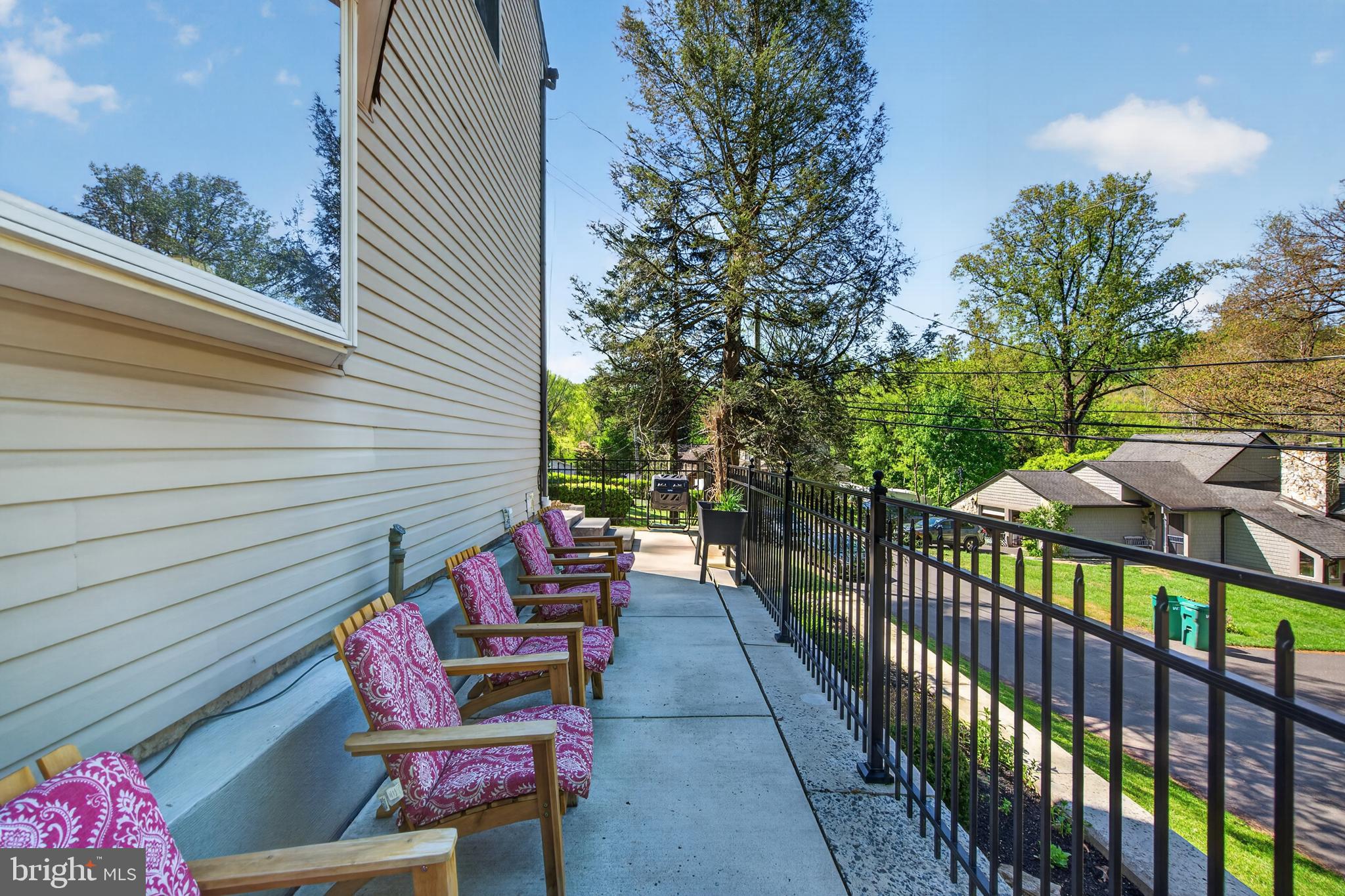 IDLEWOOD - Residential