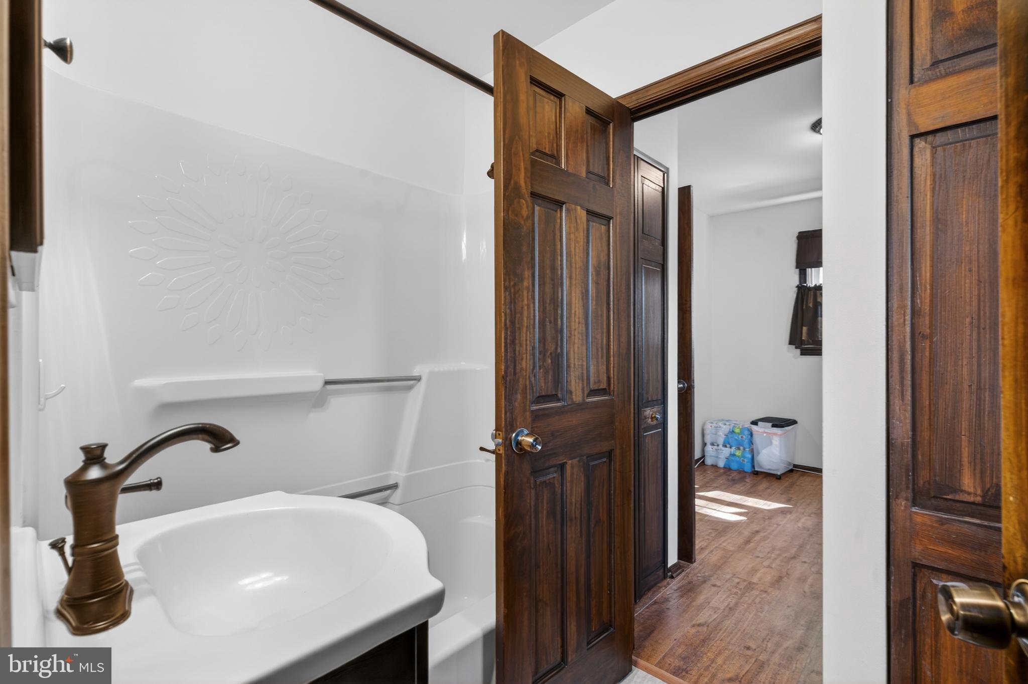 IDLEWOOD - Residential