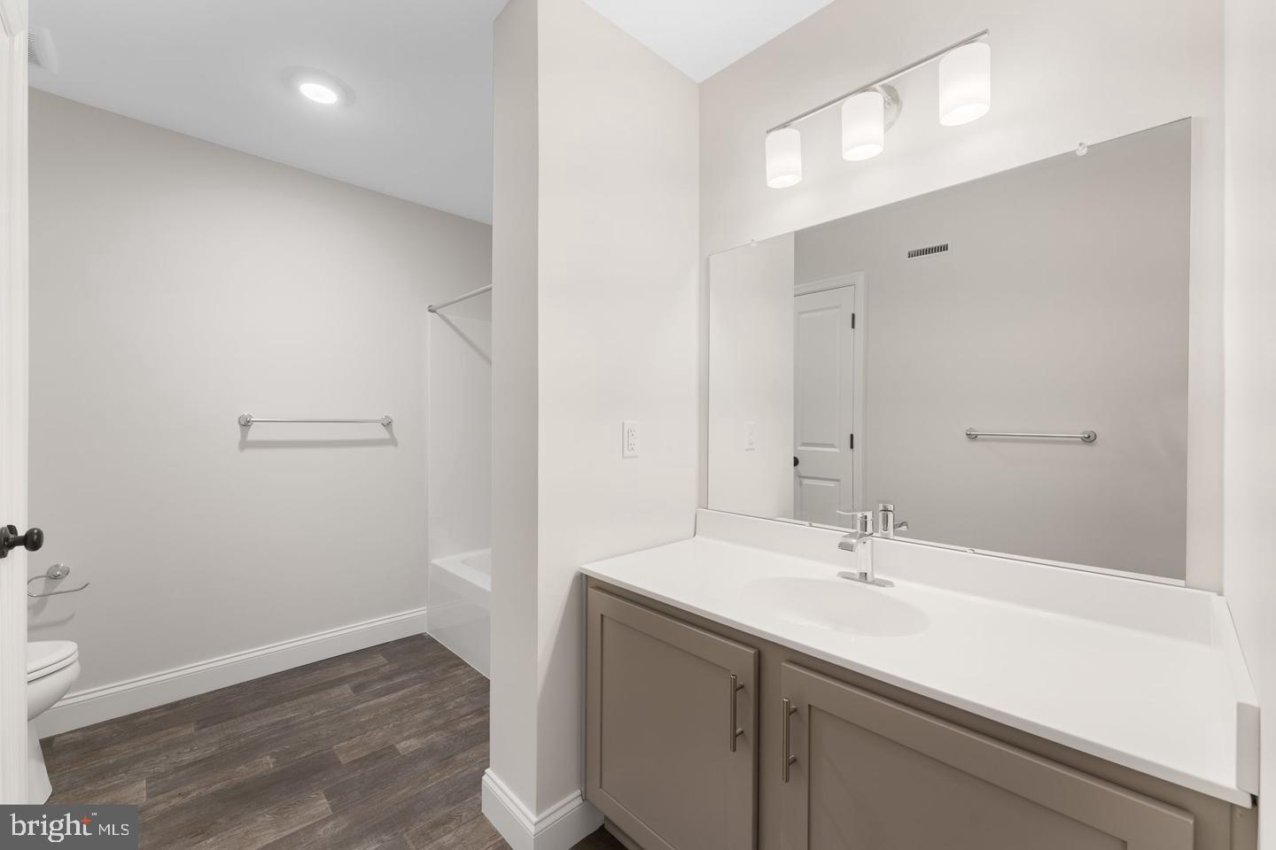 PERRY MILL - Residential