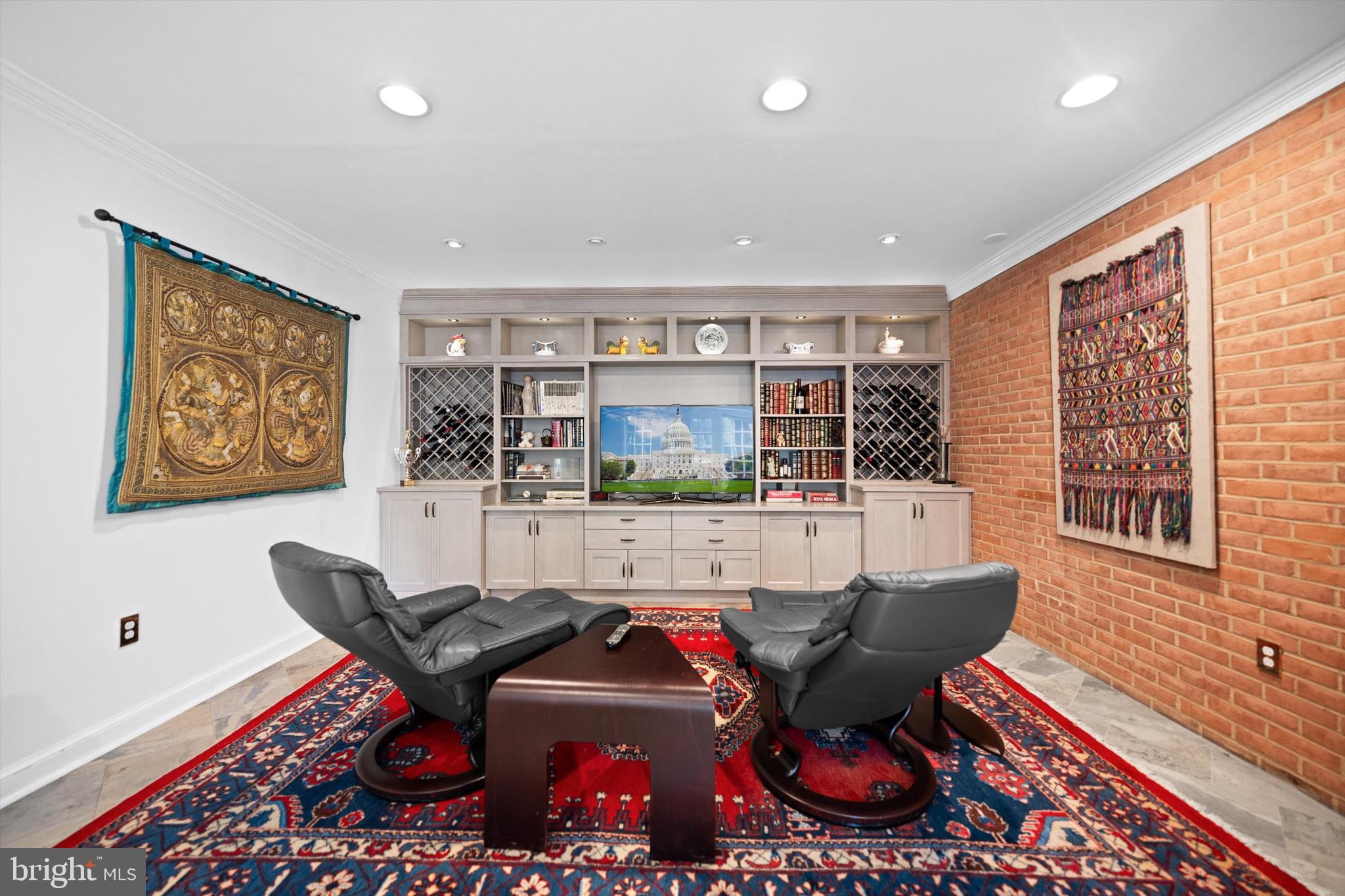 CONGRESSIONAL MANOR - Residential