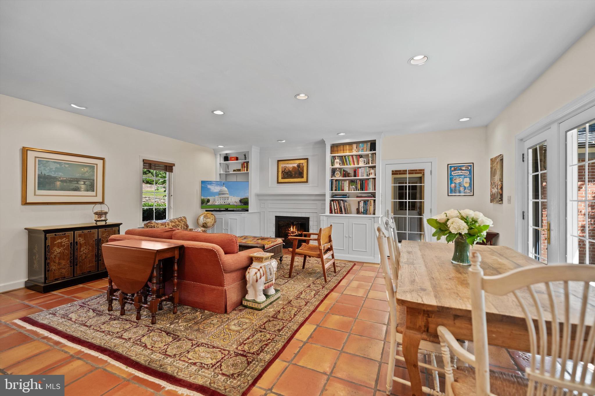 CONGRESSIONAL MANOR - Residential