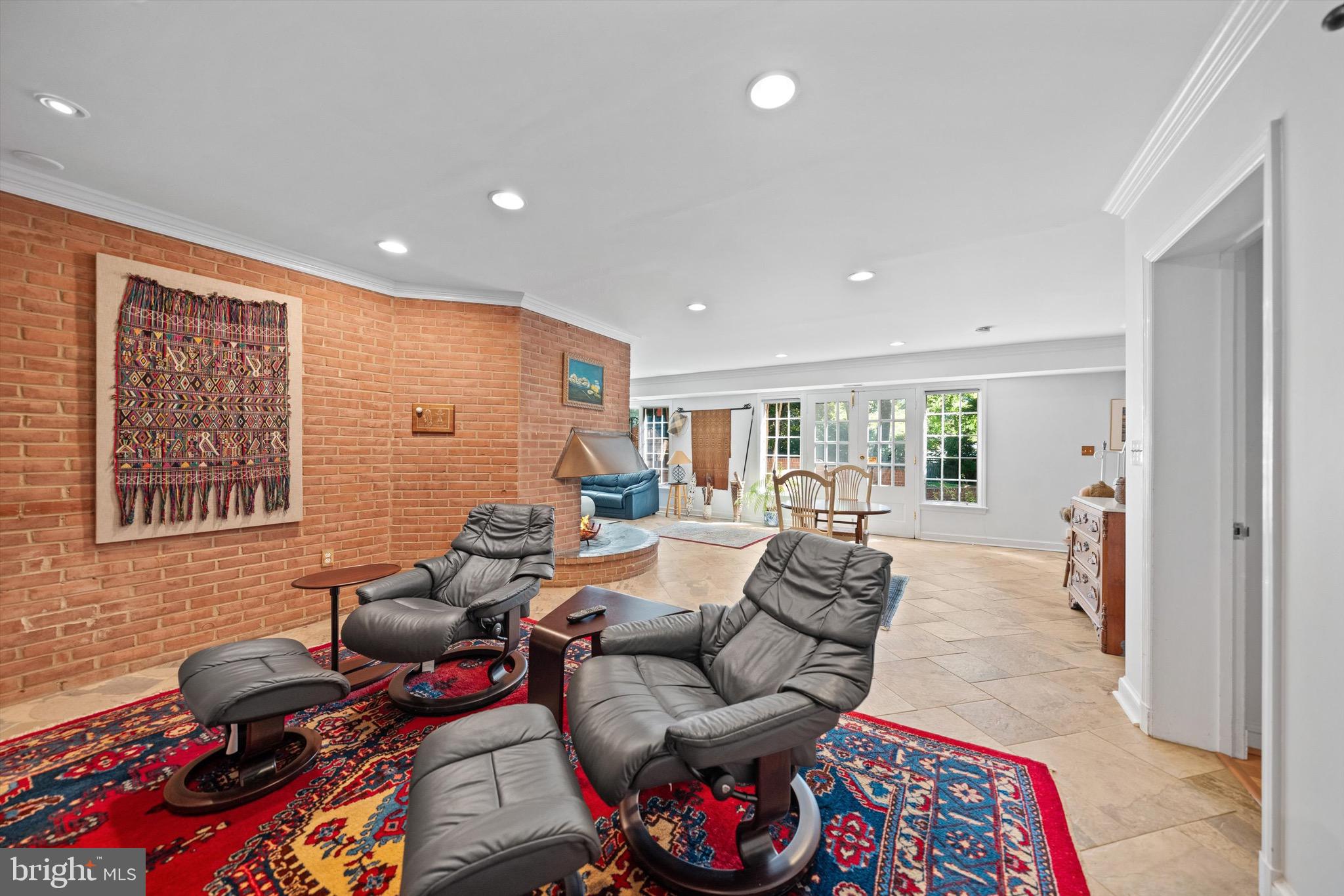 CONGRESSIONAL MANOR - Residential