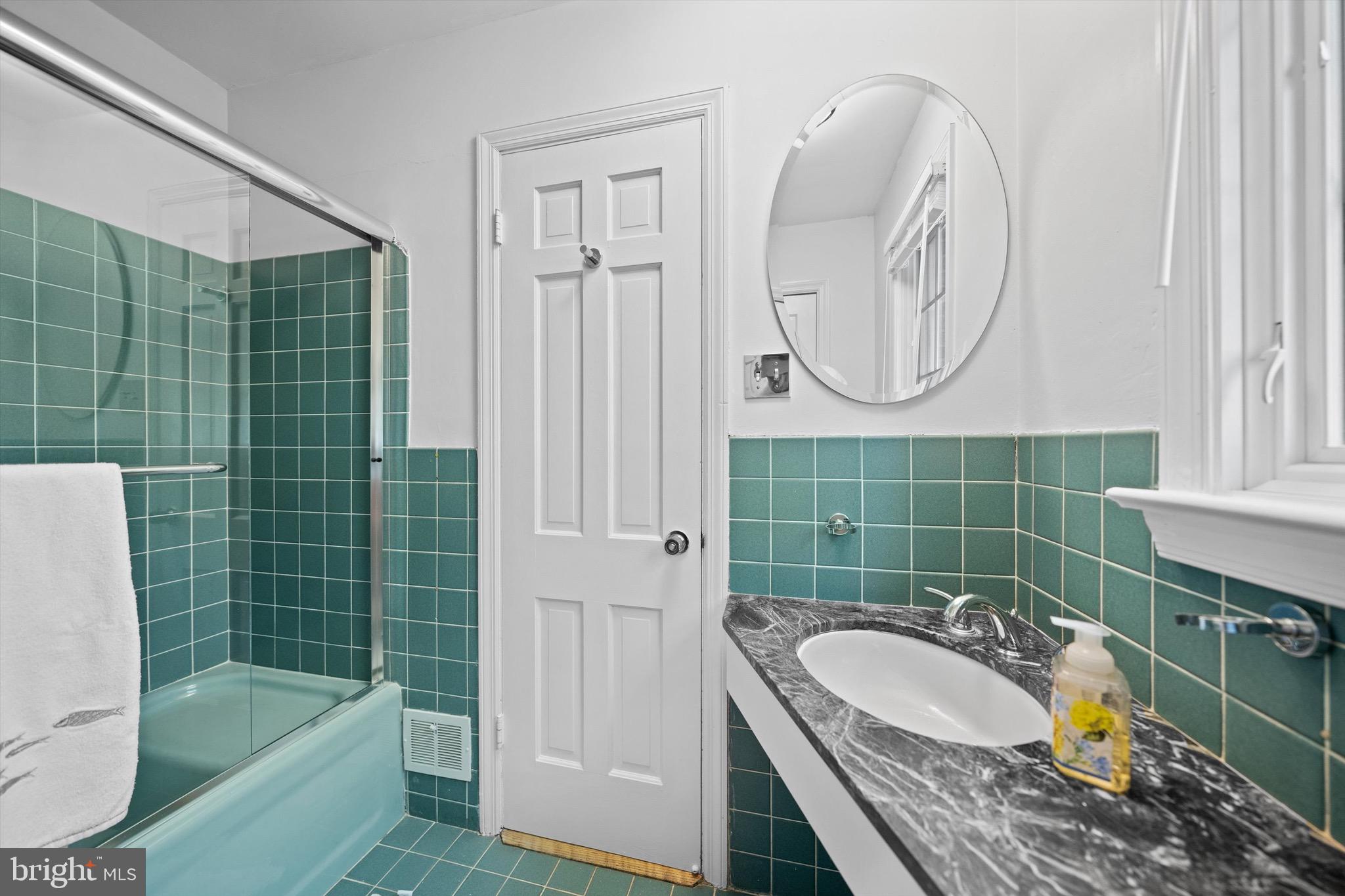 CONGRESSIONAL MANOR - Residential