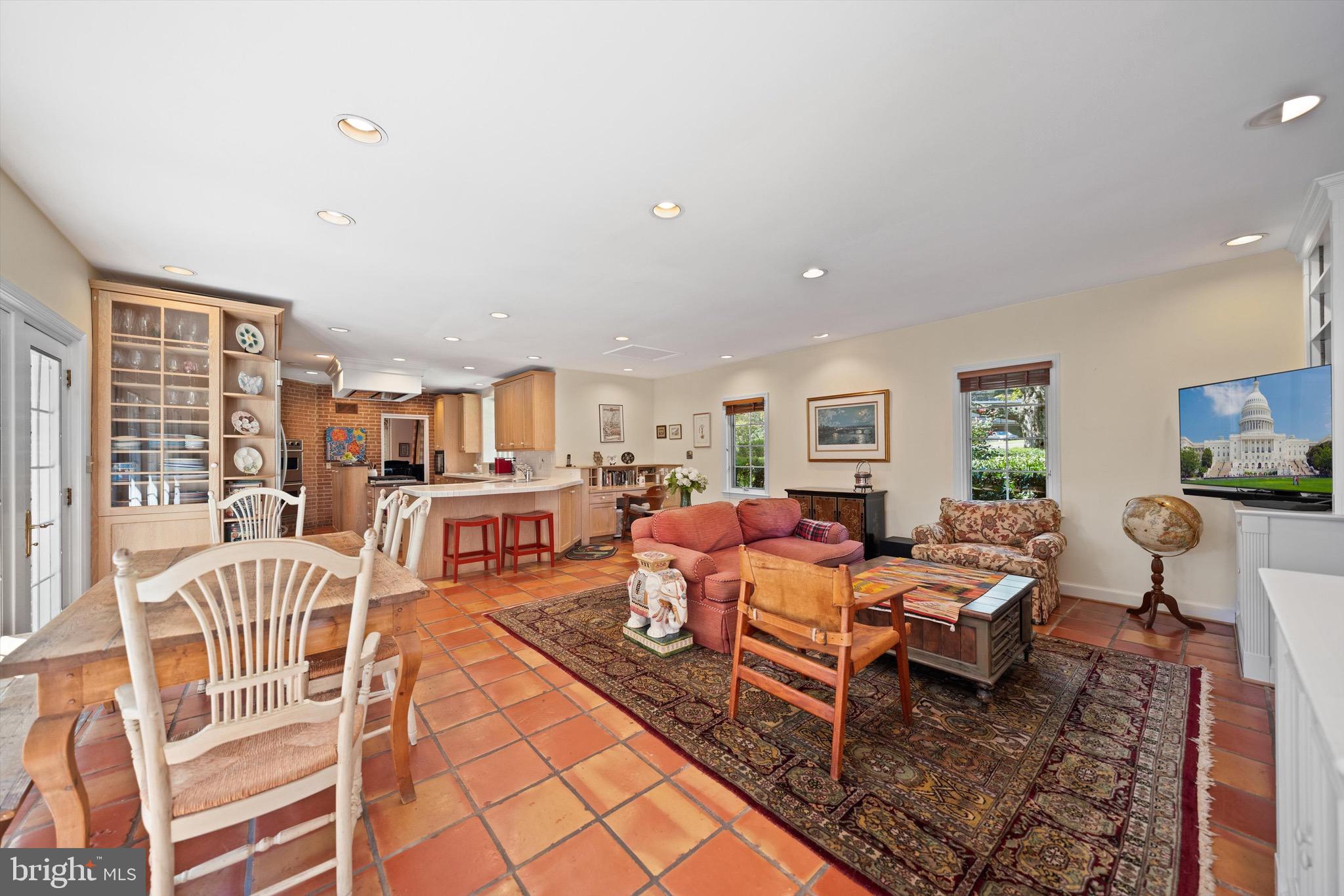 CONGRESSIONAL MANOR - Residential