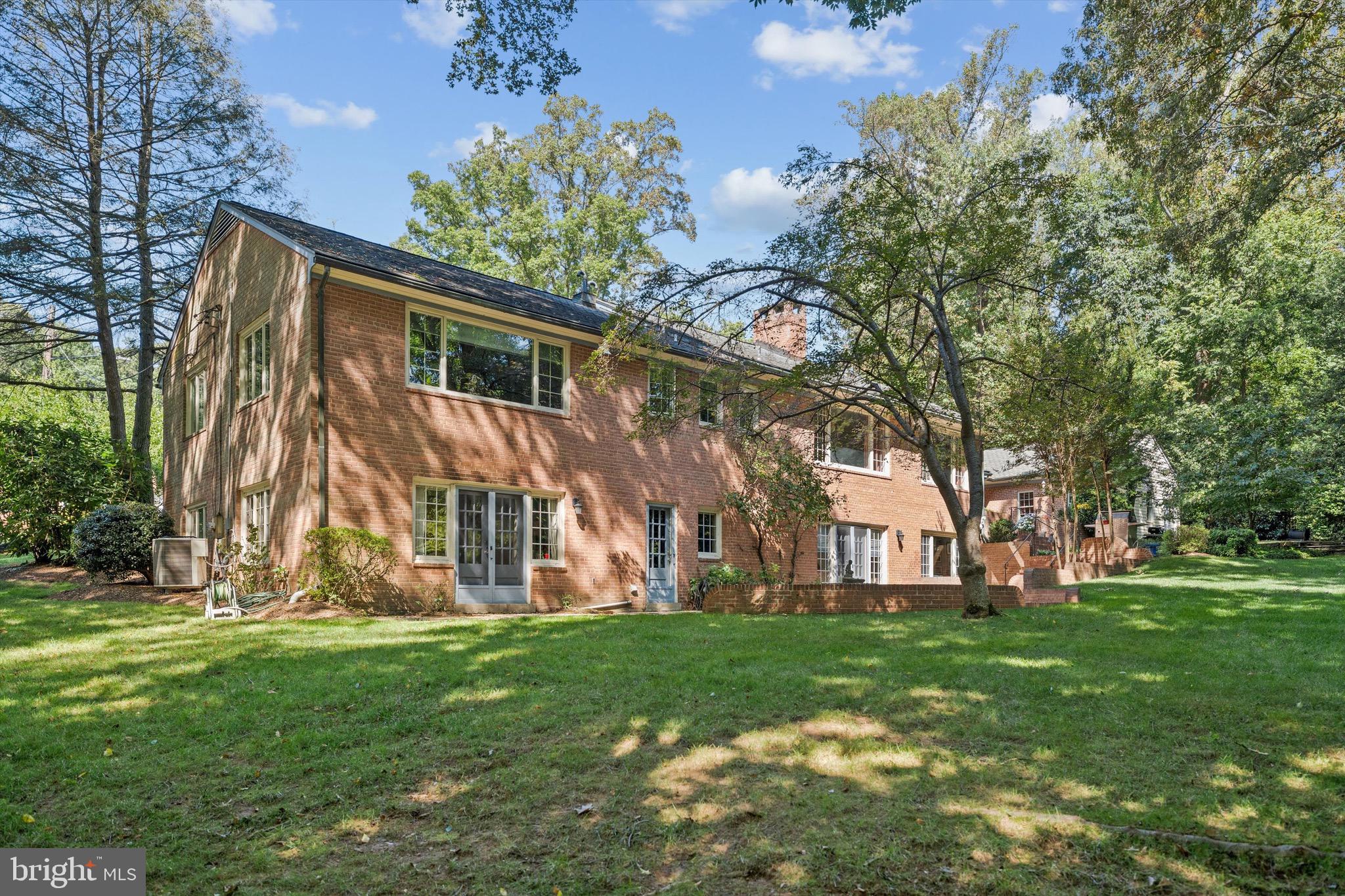 CONGRESSIONAL MANOR - Residential