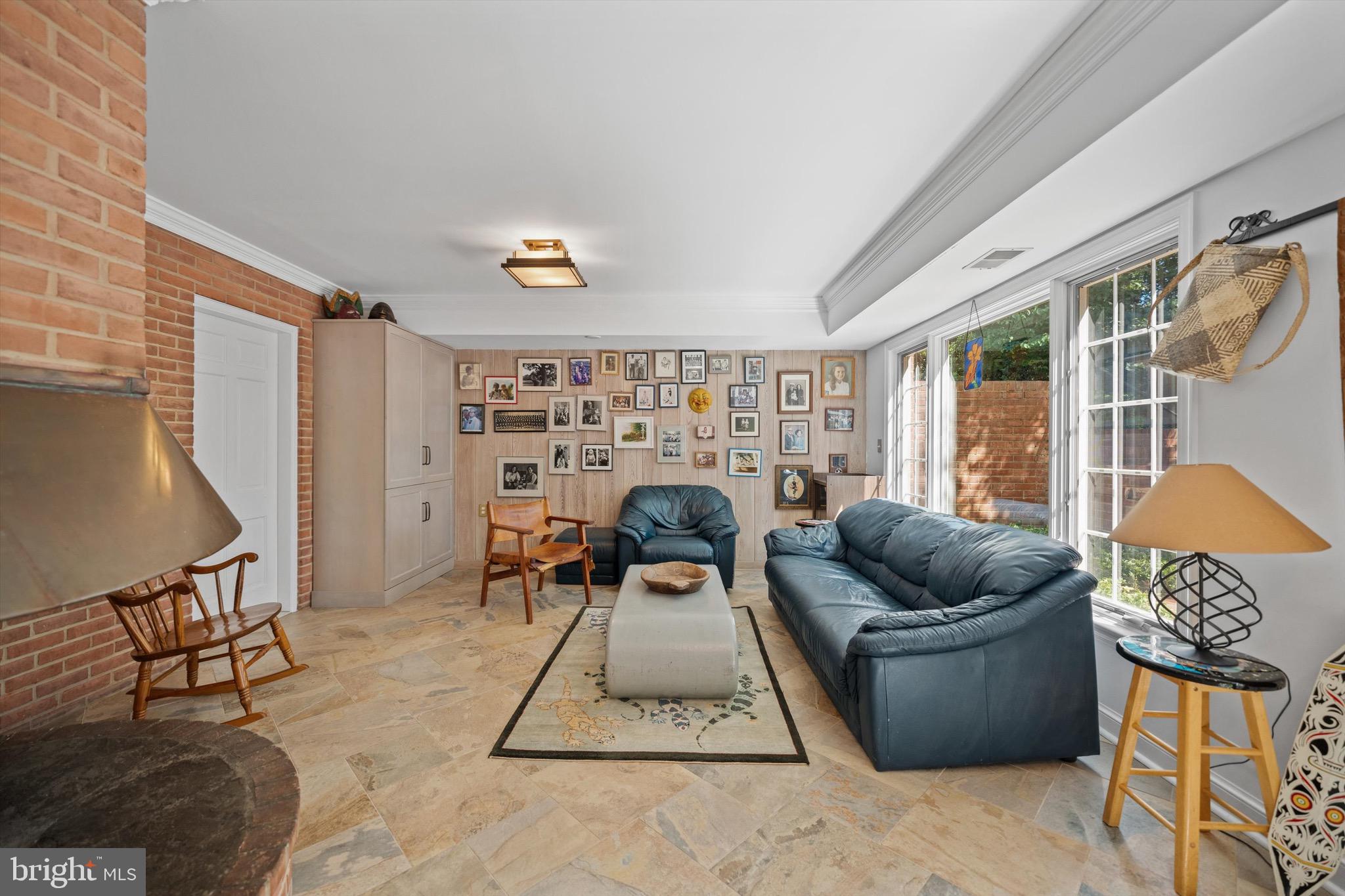 CONGRESSIONAL MANOR - Residential