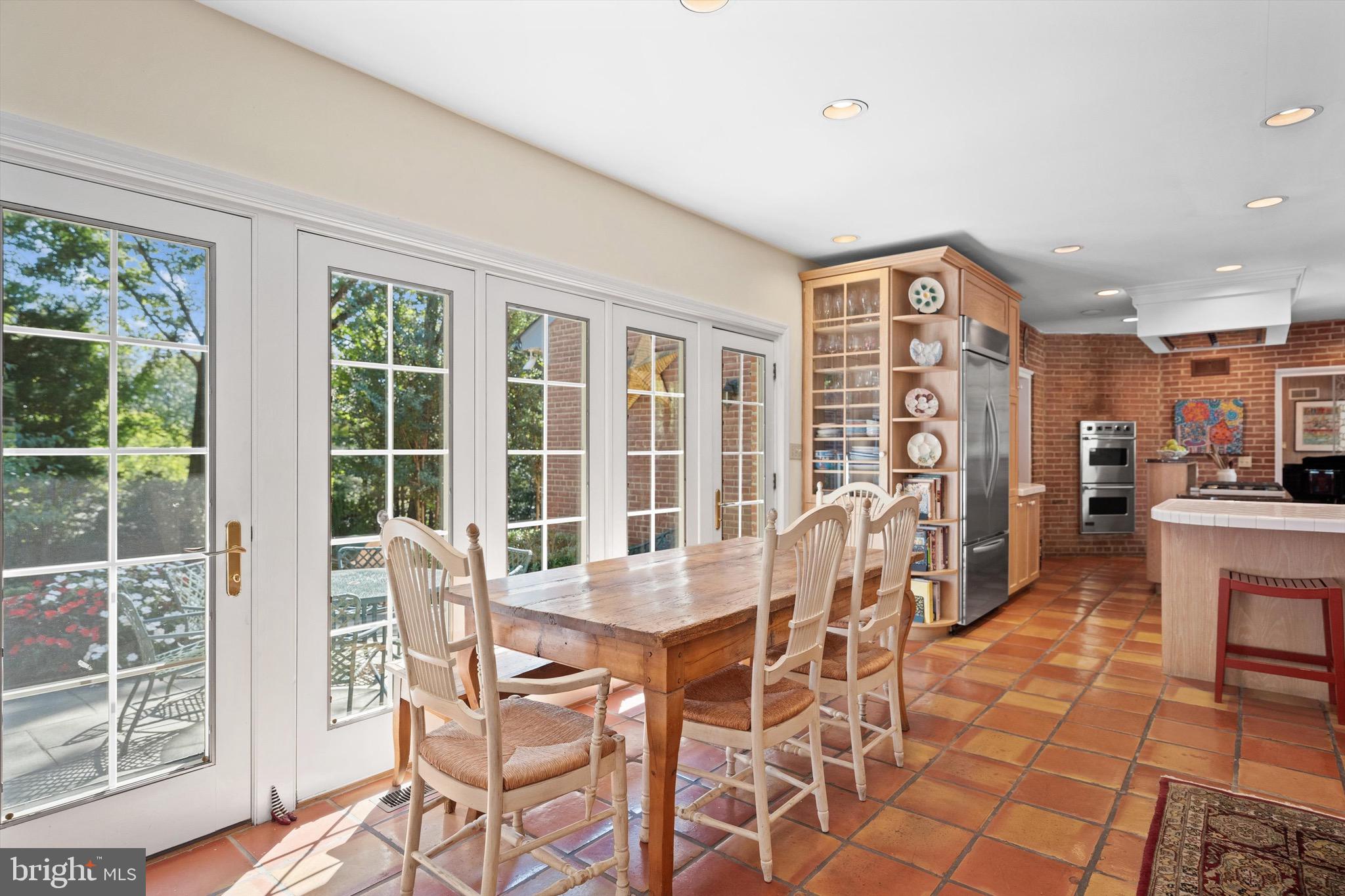 CONGRESSIONAL MANOR - Residential