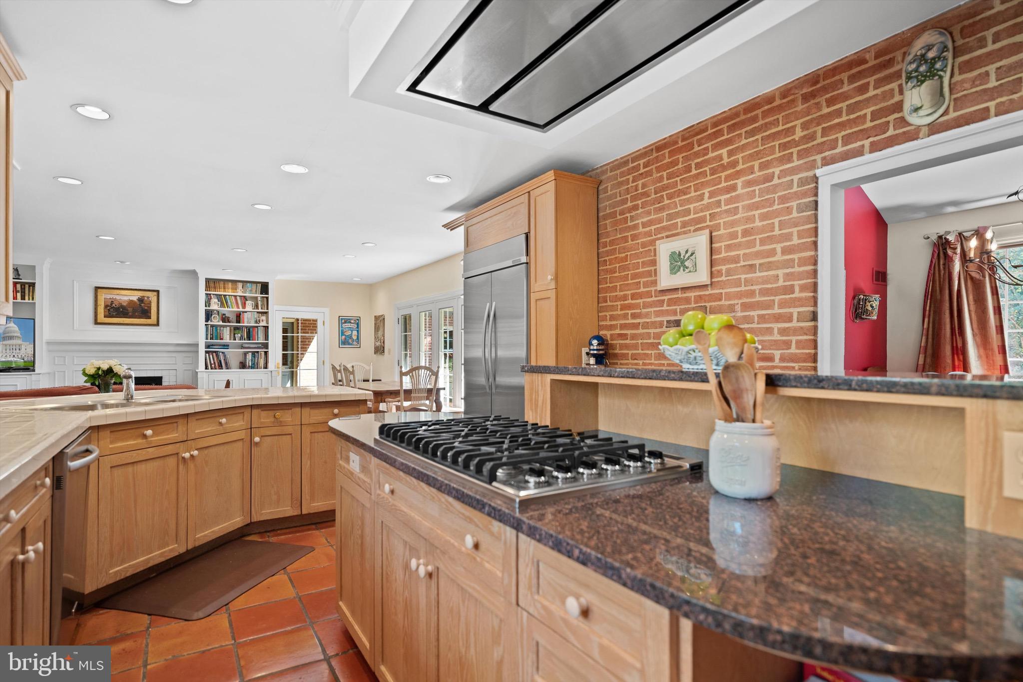 CONGRESSIONAL MANOR - Residential