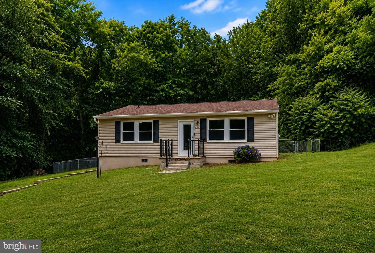 8595 FAIRGROUND ROAD