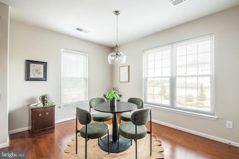 8605 WANDERING FOX TRAIL 303 ODENTON MD 21113