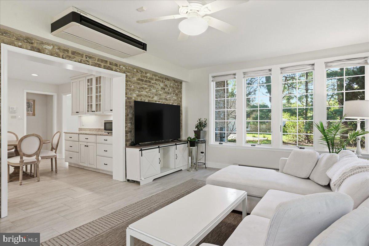 SPRING VALLEY - Residential