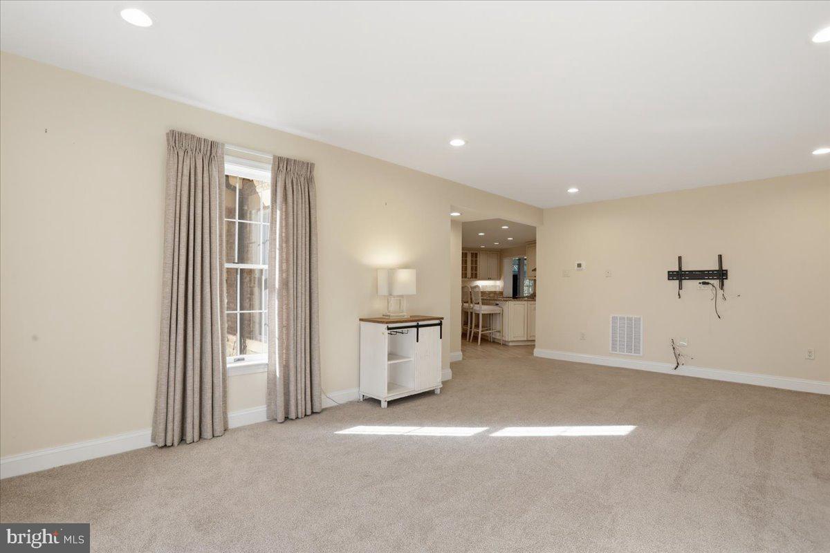 SPRING VALLEY - Residential