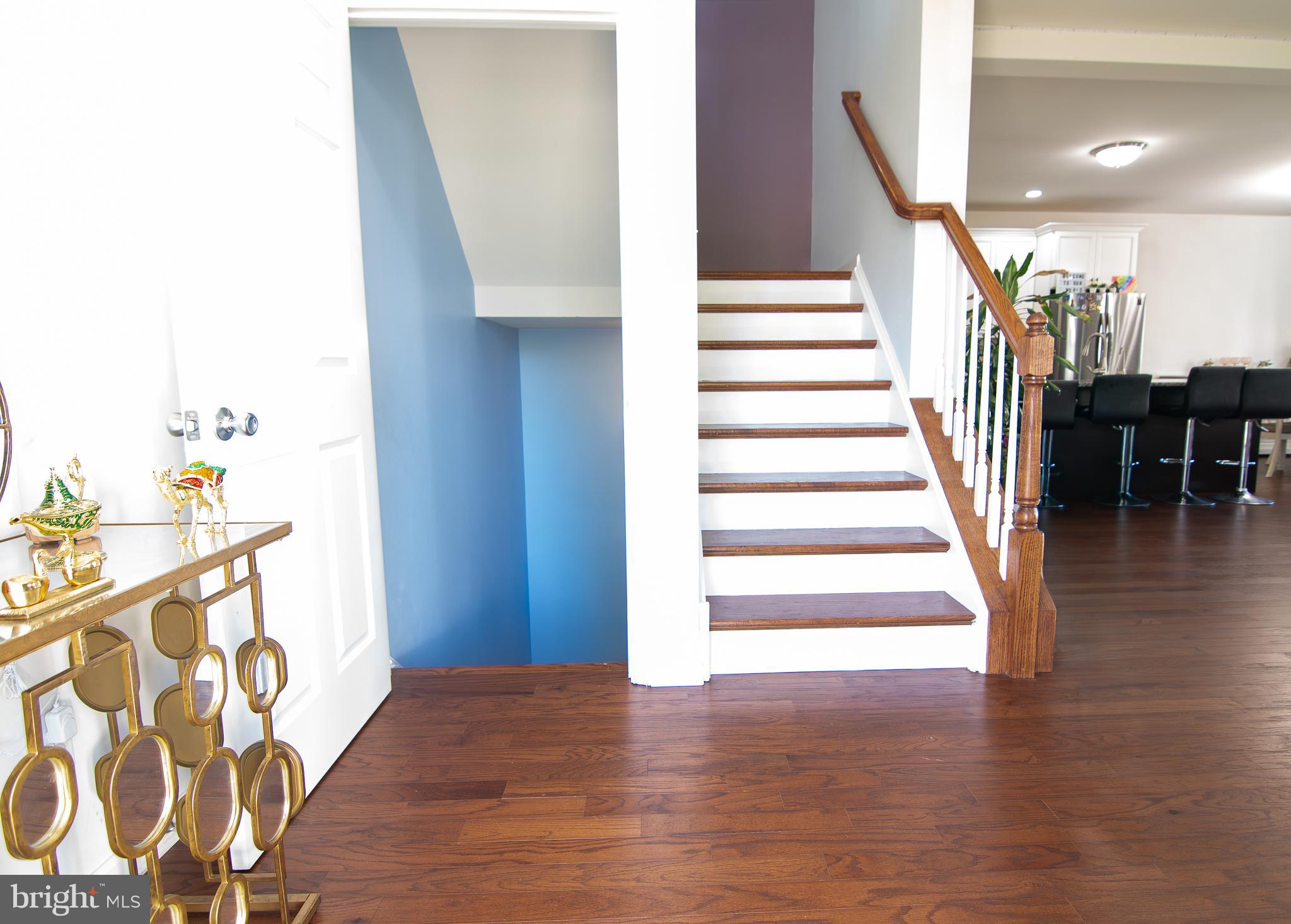 EAST VILLAGE - Residential