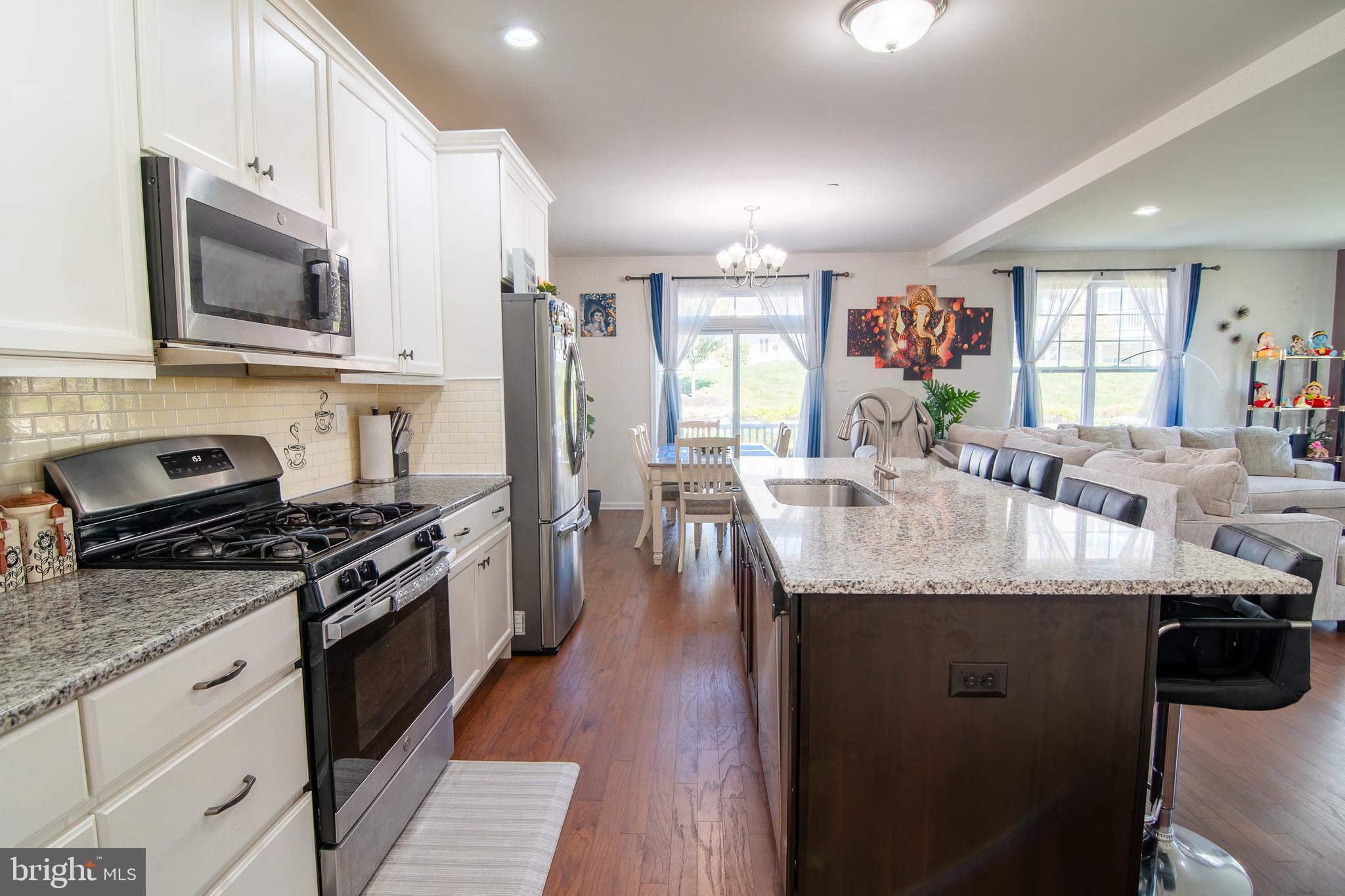 EAST VILLAGE - Residential