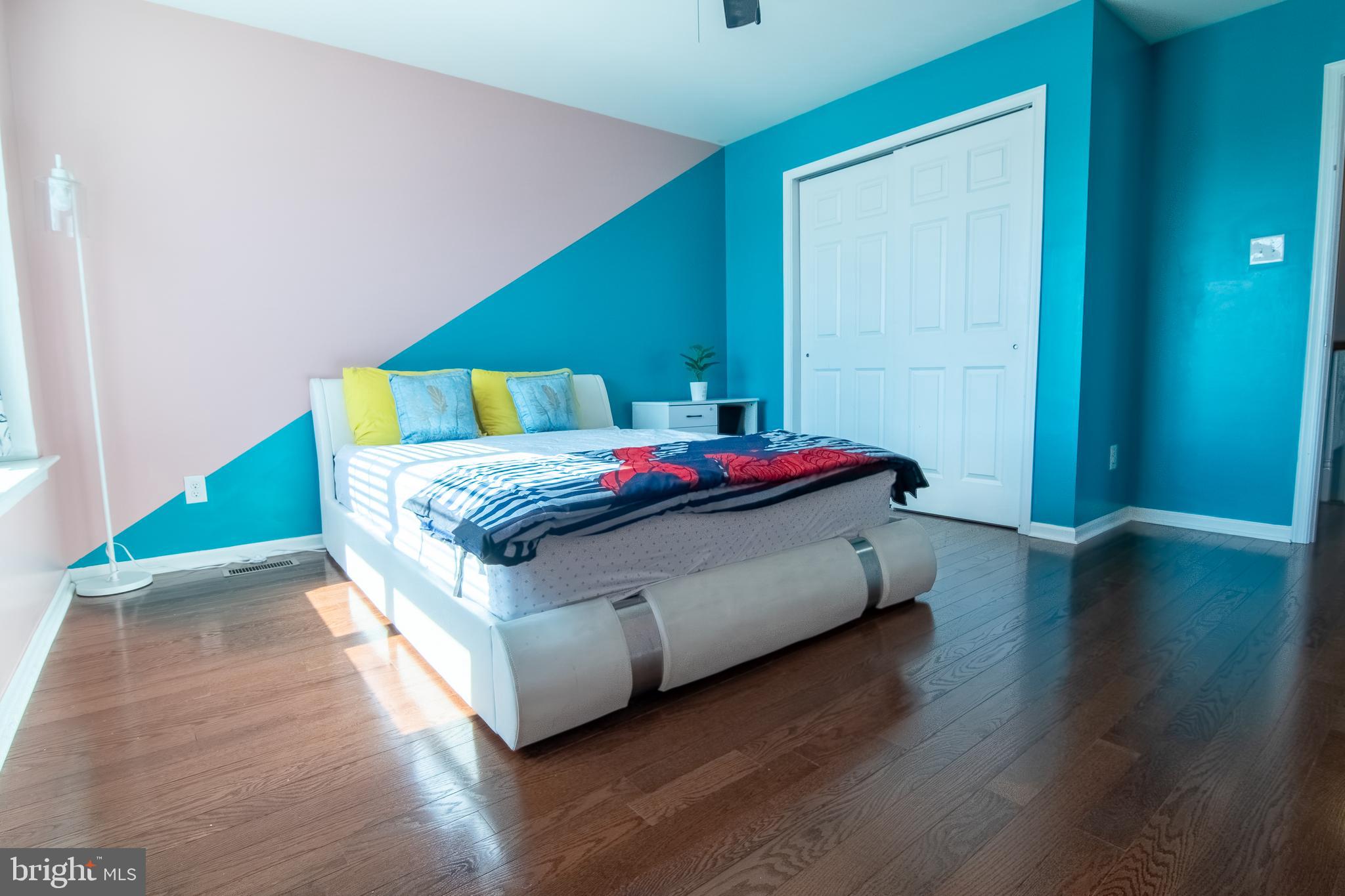 EAST VILLAGE - Residential