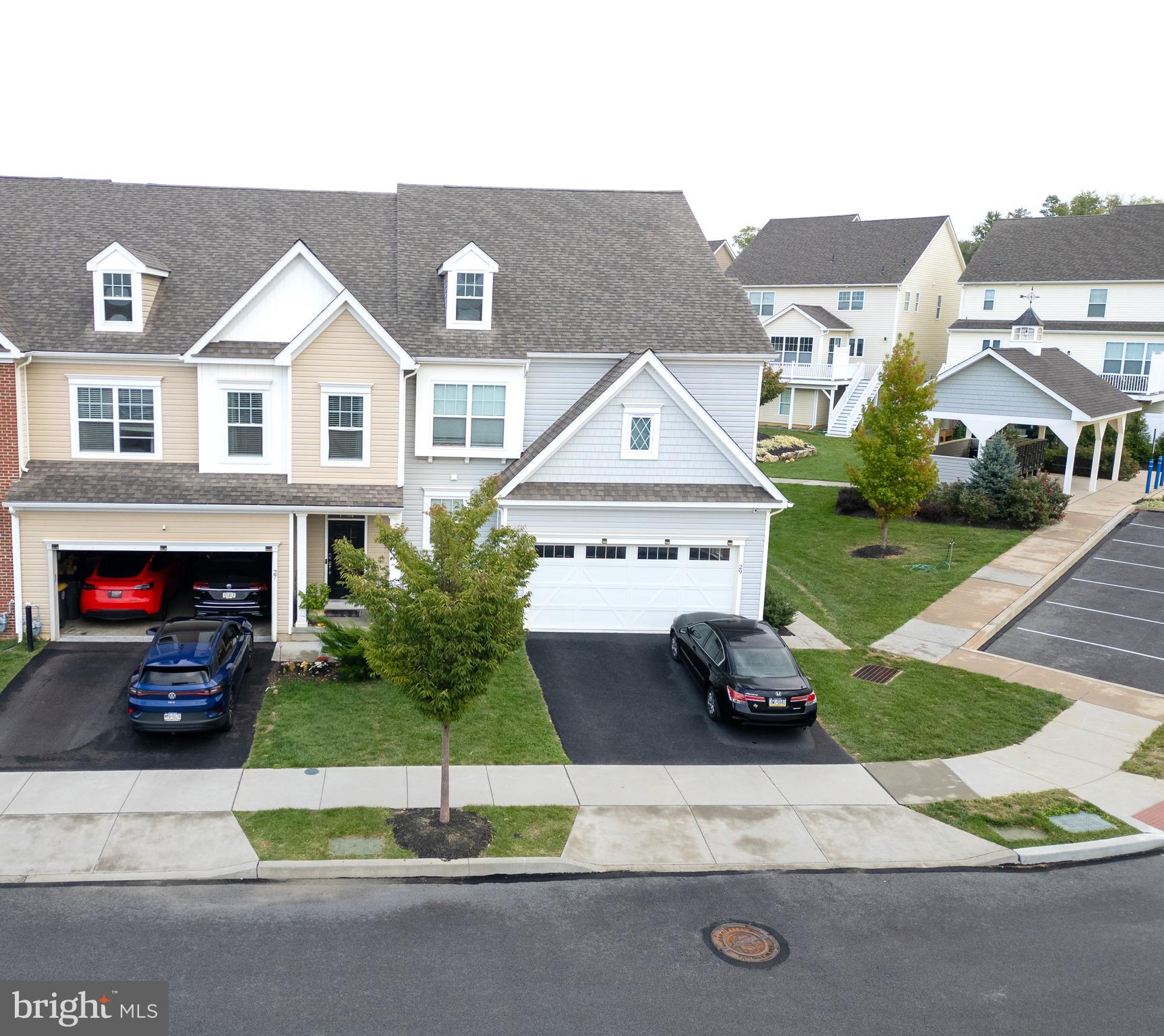 EAST VILLAGE - Residential