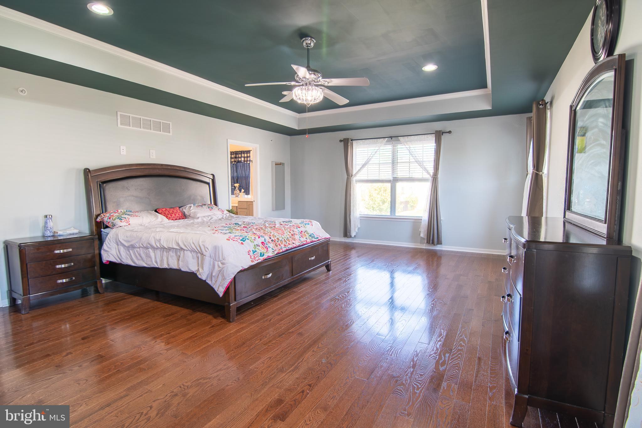 EAST VILLAGE - Residential