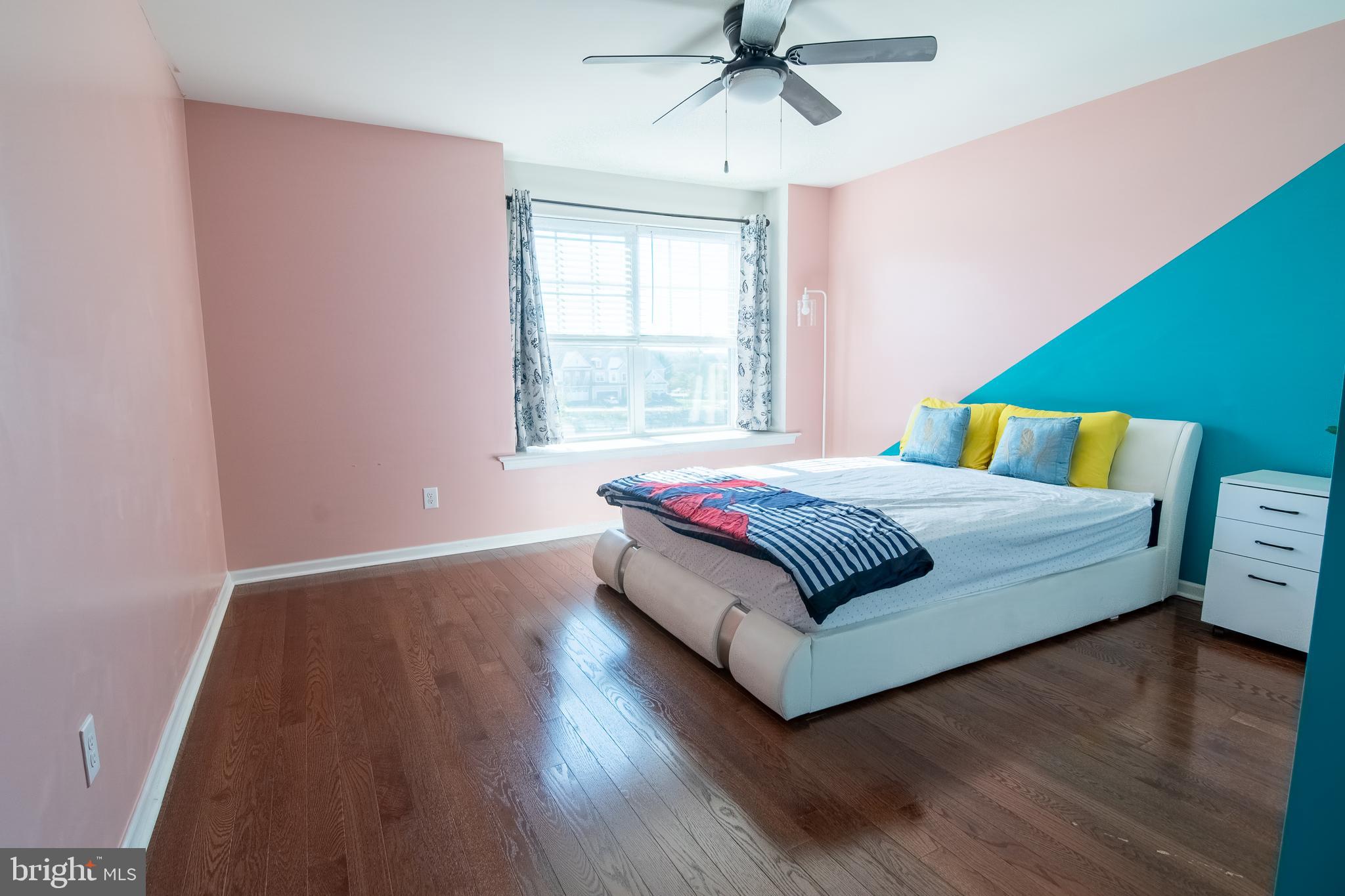 EAST VILLAGE - Residential