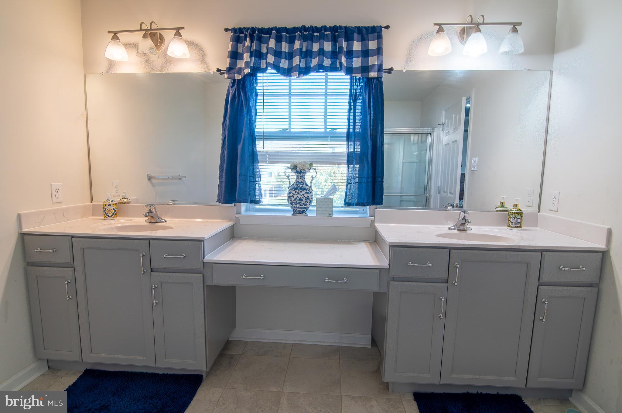 EAST VILLAGE - Residential