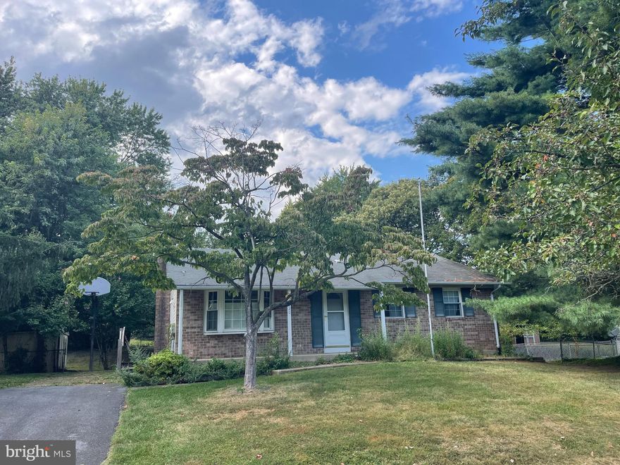 Renovation Opportunity. Sold strictly as-is. Property is in need of renovation. Cash offers must provide proof of funds. GCAAR Sales Contract and related addenda only.  HOA provides Park, Tennis, Pickleball, Basketball, Playing field, Picnic Pavillion and Playground. Swim club available.