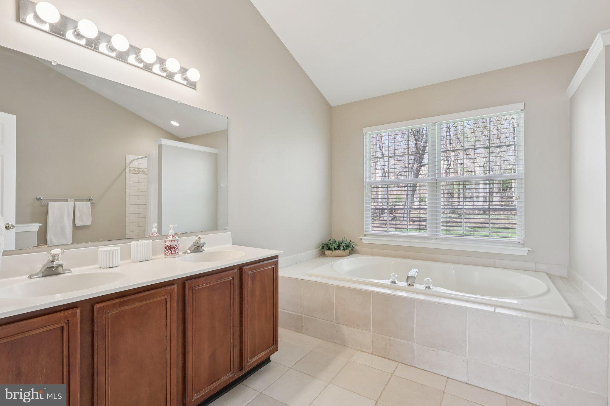 DOYLESTOWN HUNT - Residential