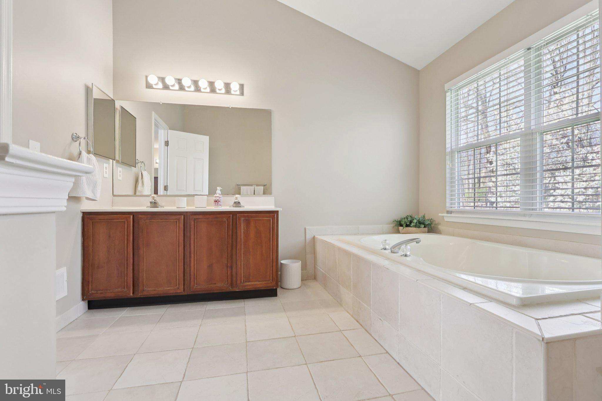 DOYLESTOWN HUNT - Residential