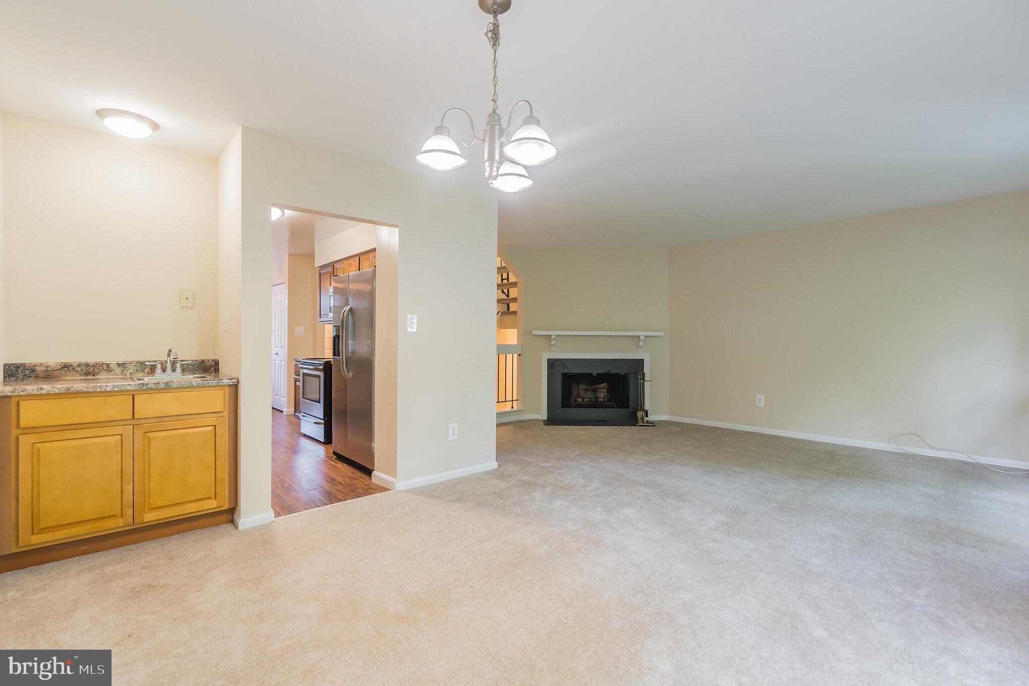 WOODLAND HILLS - Residential