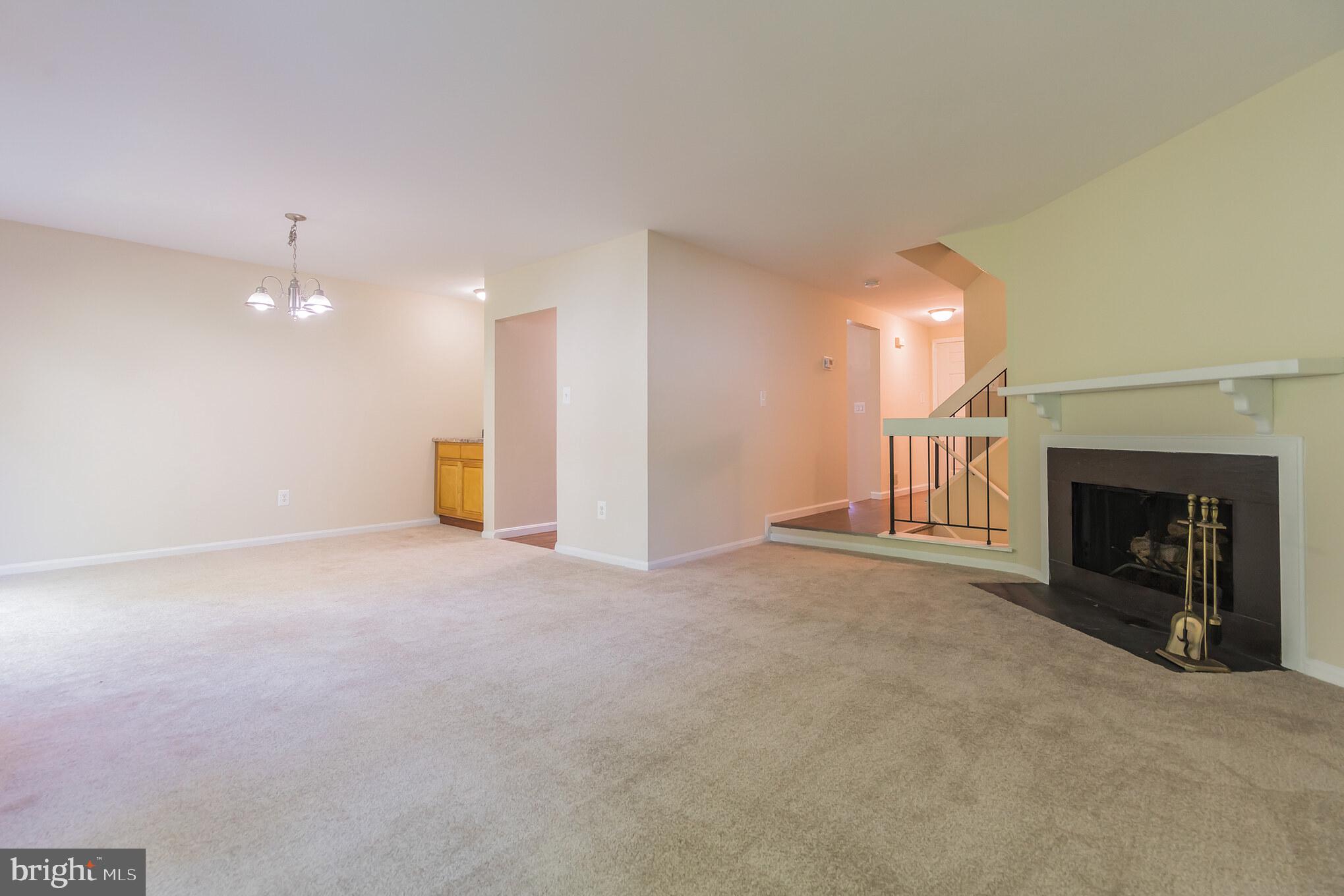 WOODLAND HILLS - Residential