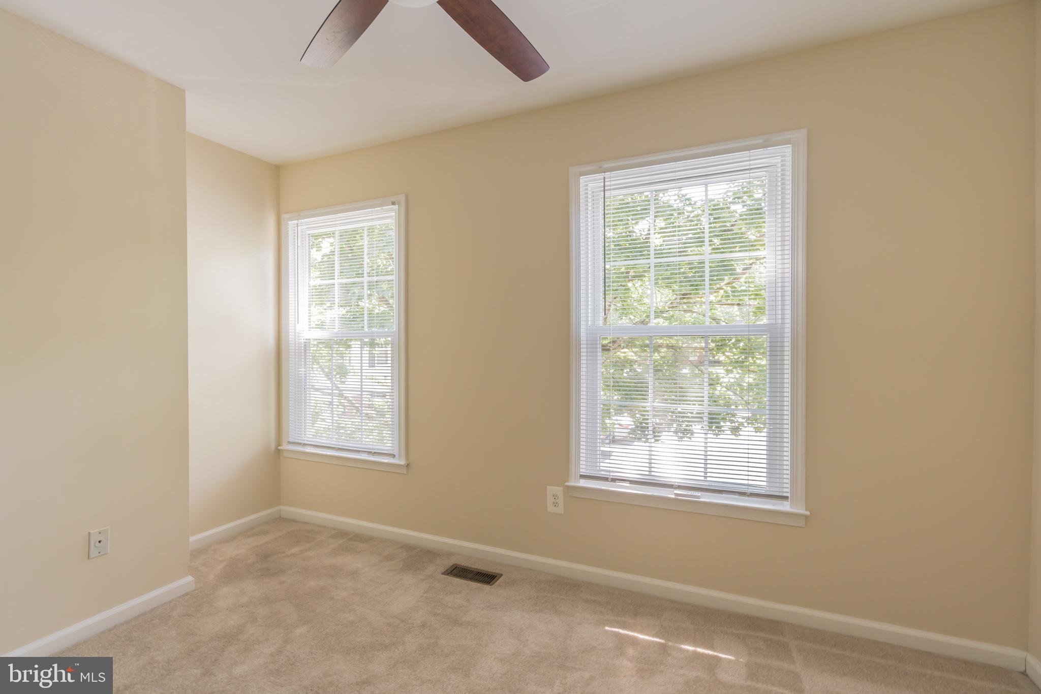 WOODLAND HILLS - Residential