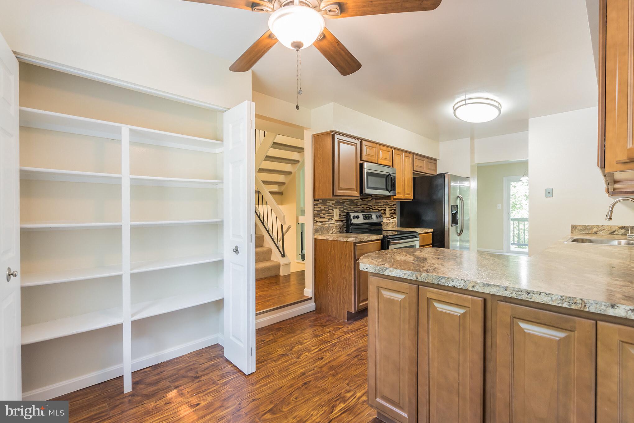 WOODLAND HILLS - Residential