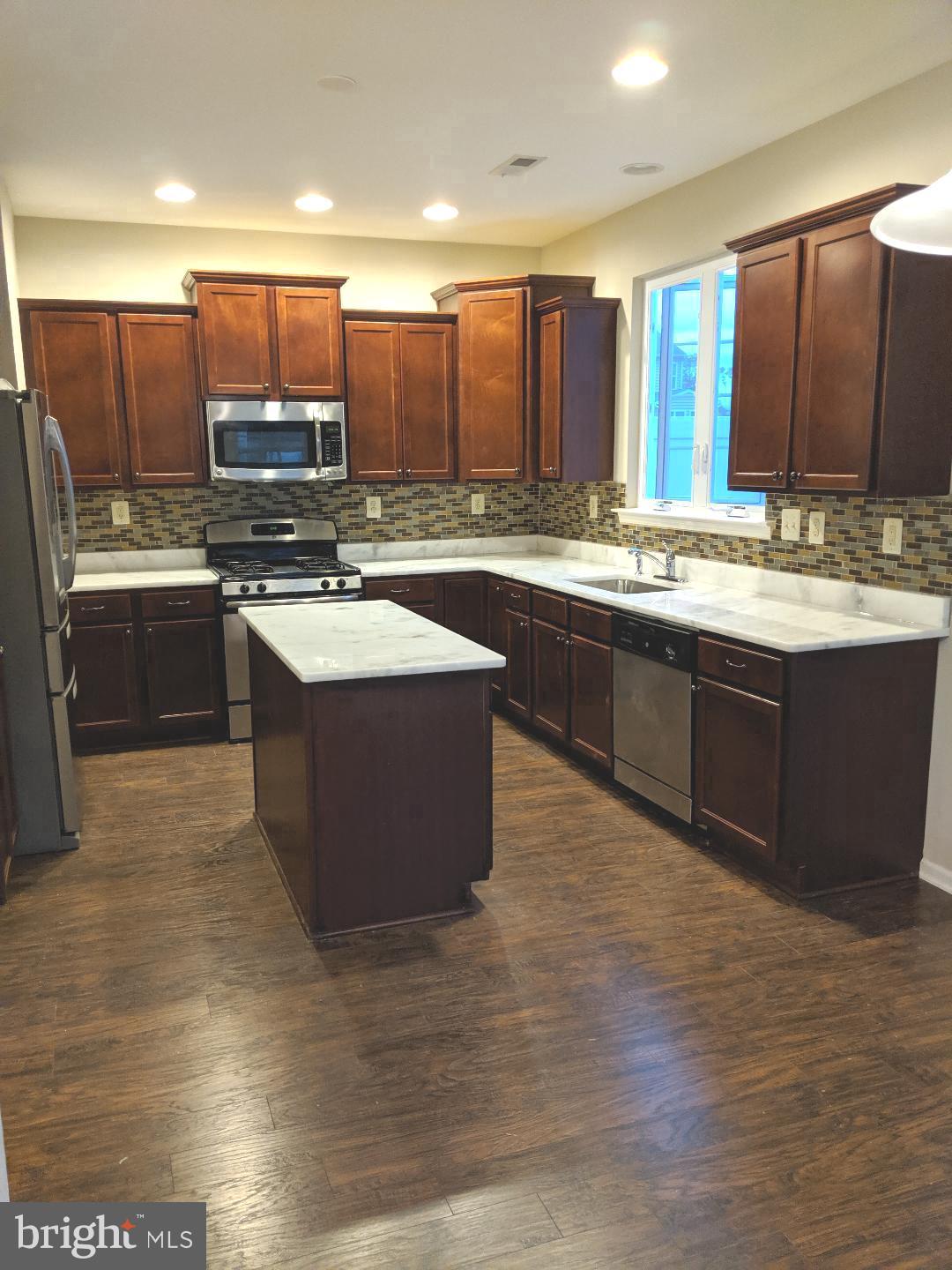 VILL AT COUNTRY VIEW - Residential Lease