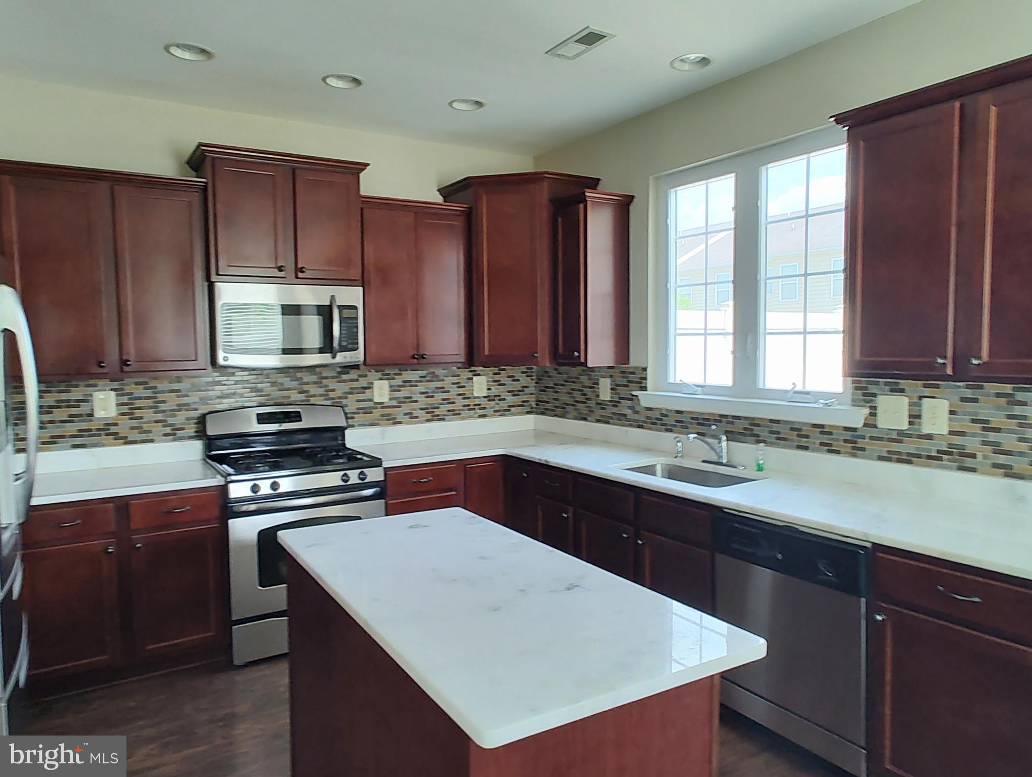 VILL AT COUNTRY VIEW - Residential Lease