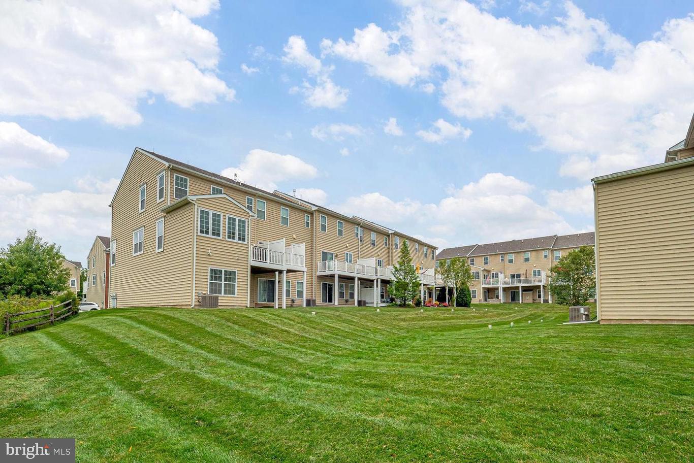 VILL AT COUNTRY VIEW - Residential Lease