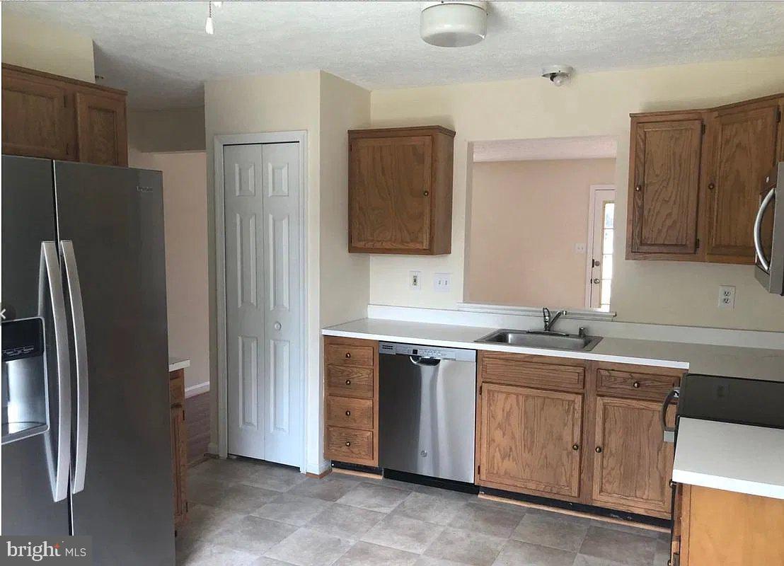 111 AMETHYST COURT