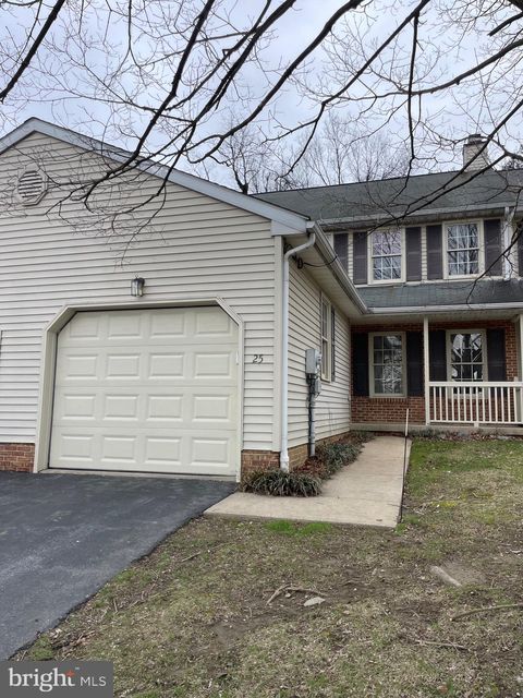 25 GREYTHORNE ROAD LANCASTER PA 17603