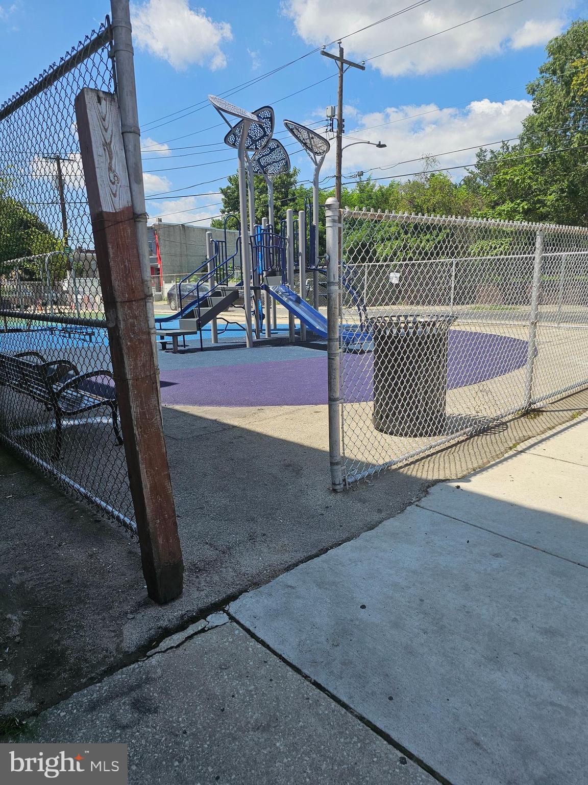 STRAWBERRY MANSION - Residential