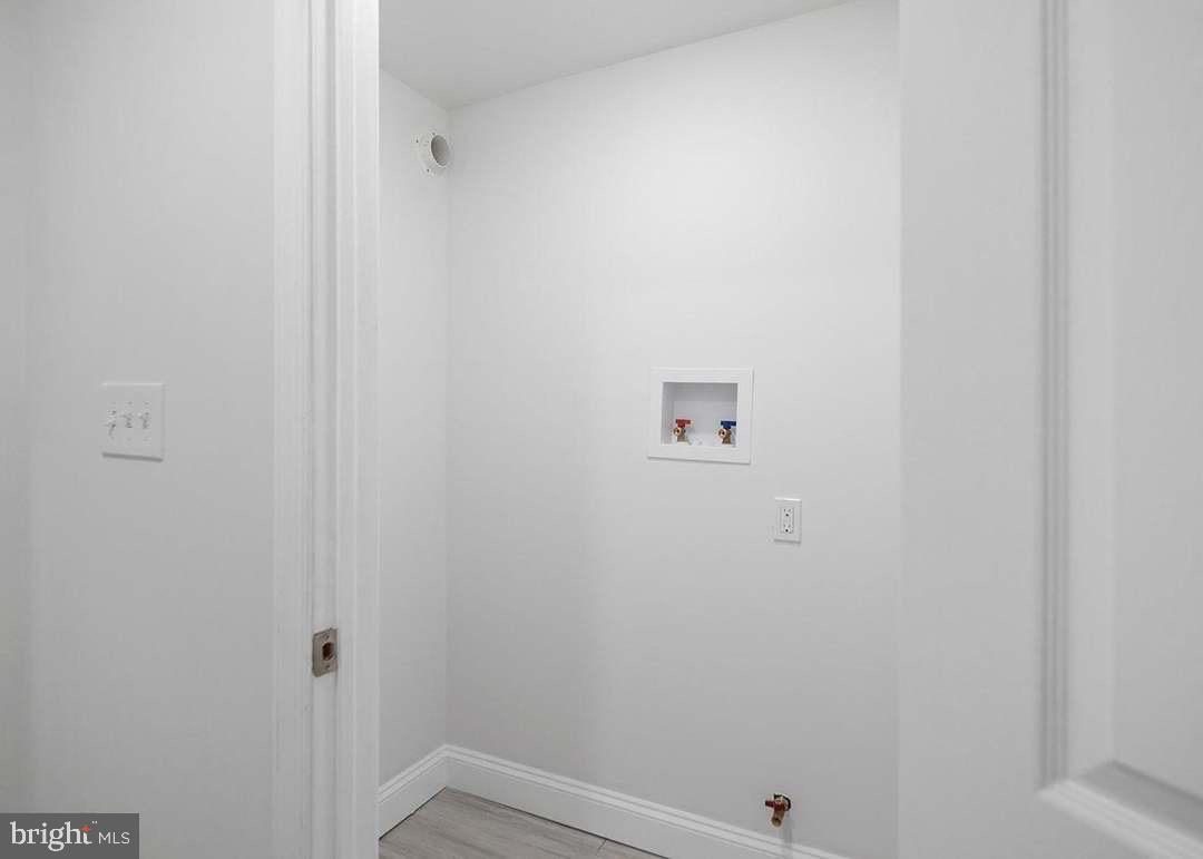 WEST OAK LANE - Residential