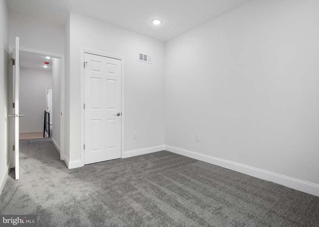 WEST OAK LANE - Residential