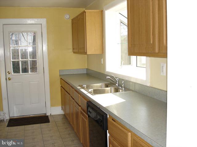 ADDISON HEIGHTS - Residential Lease