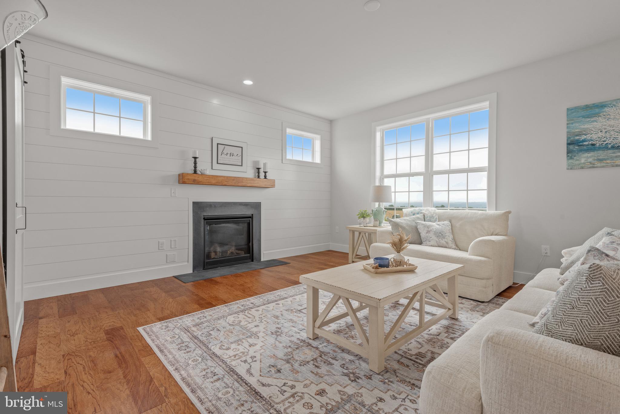 RIVER RIDGE HILLS - Residential