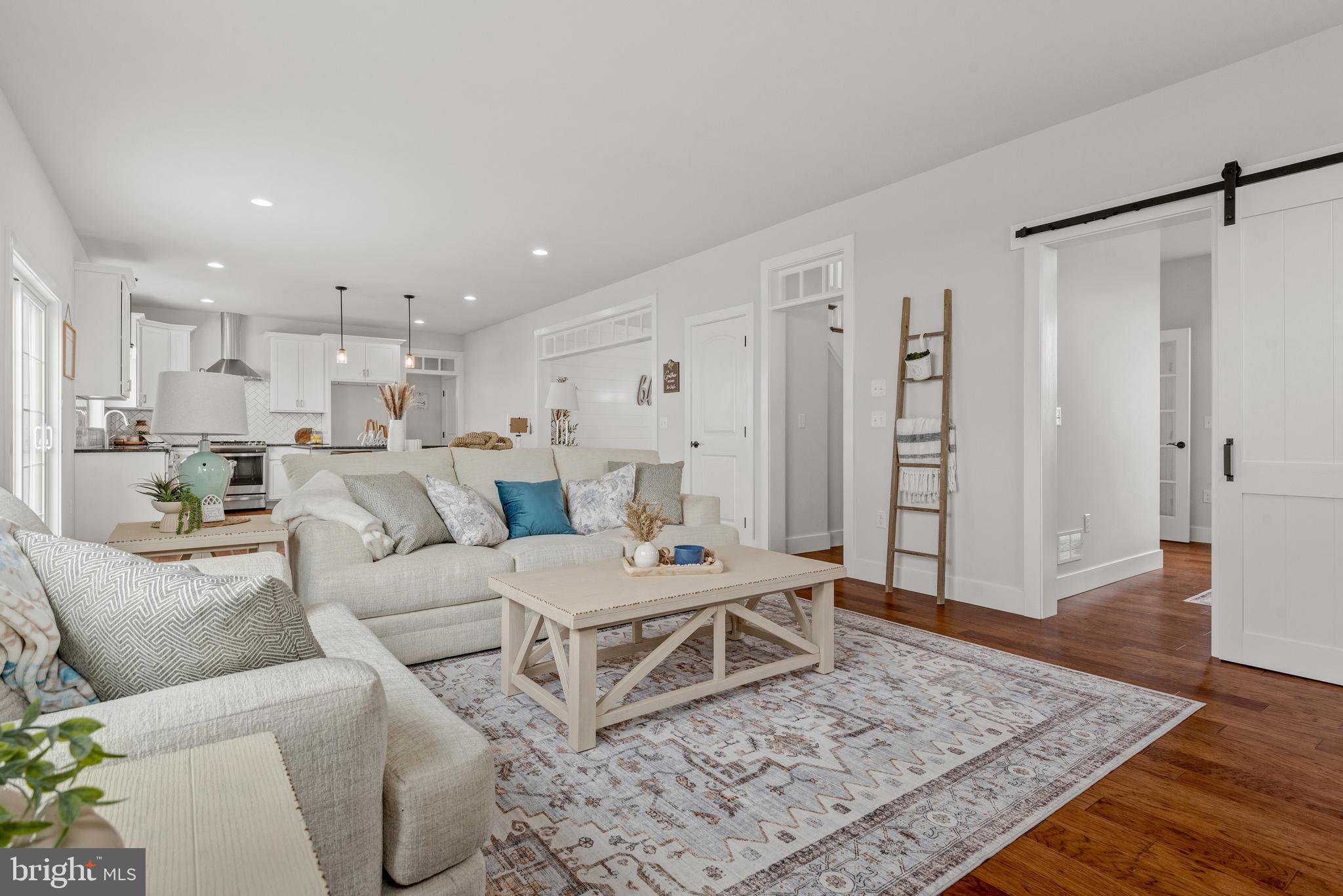 RIVER RIDGE HILLS - Residential