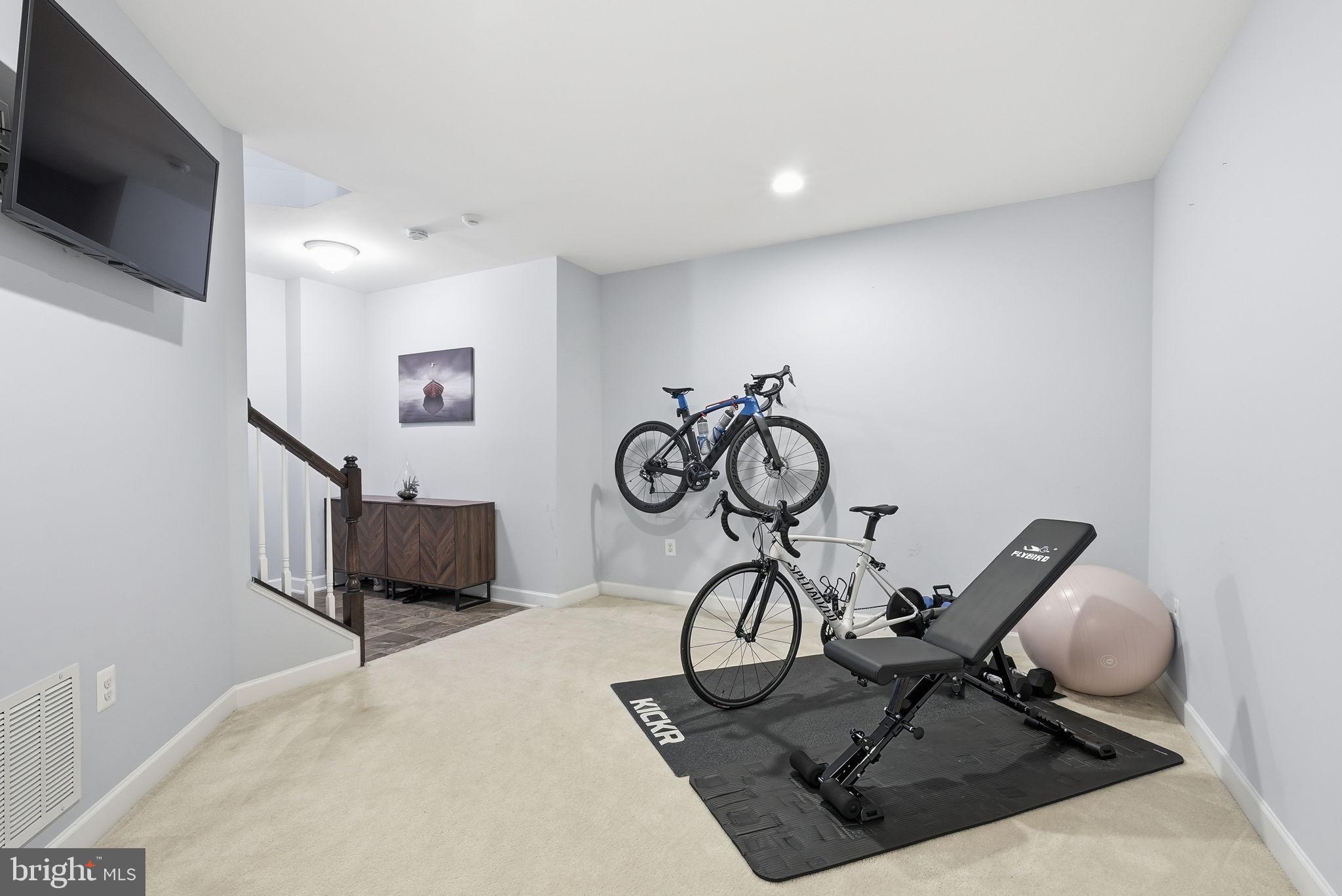 EAGLES POINTE - Residential