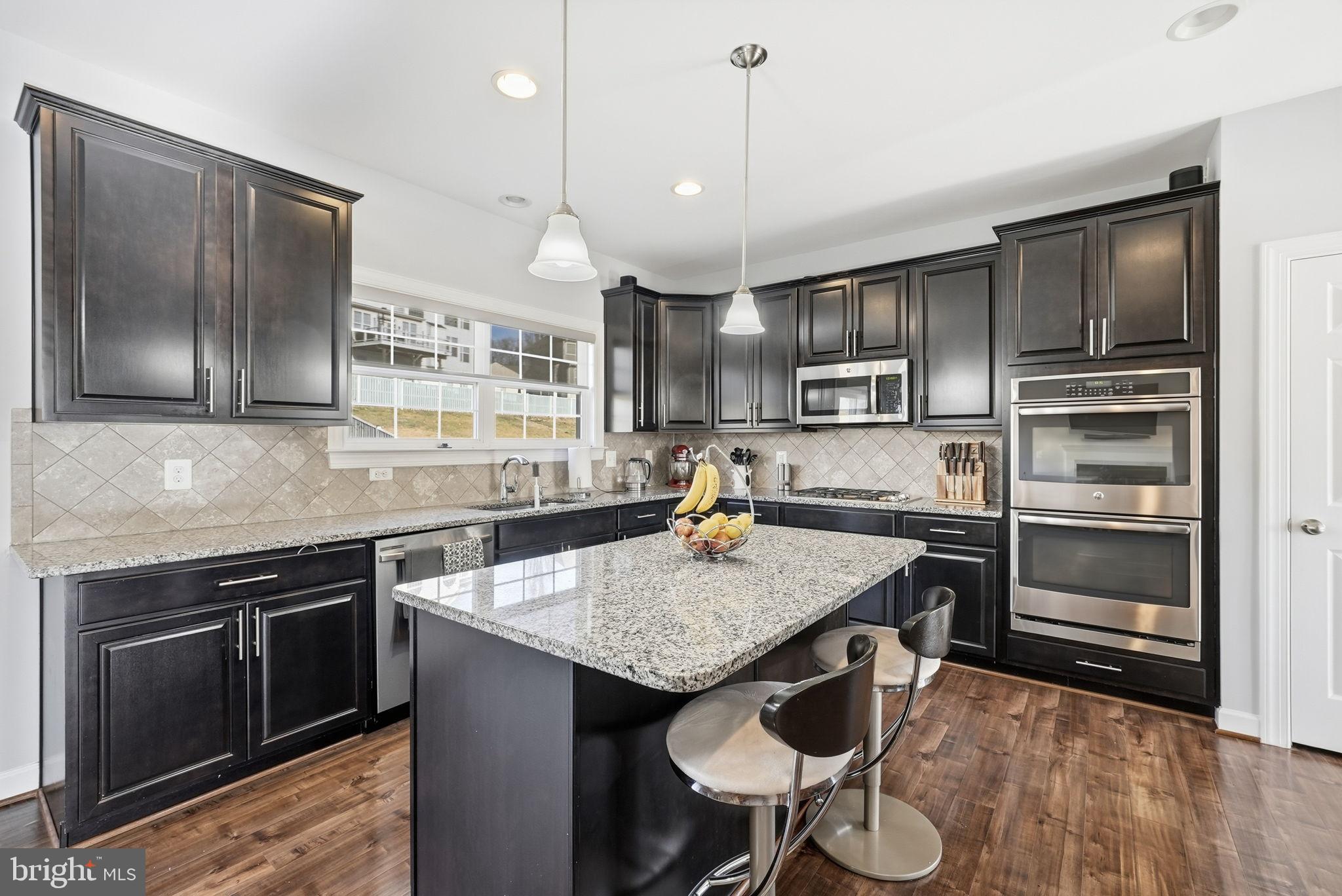 EAGLES POINTE - Residential