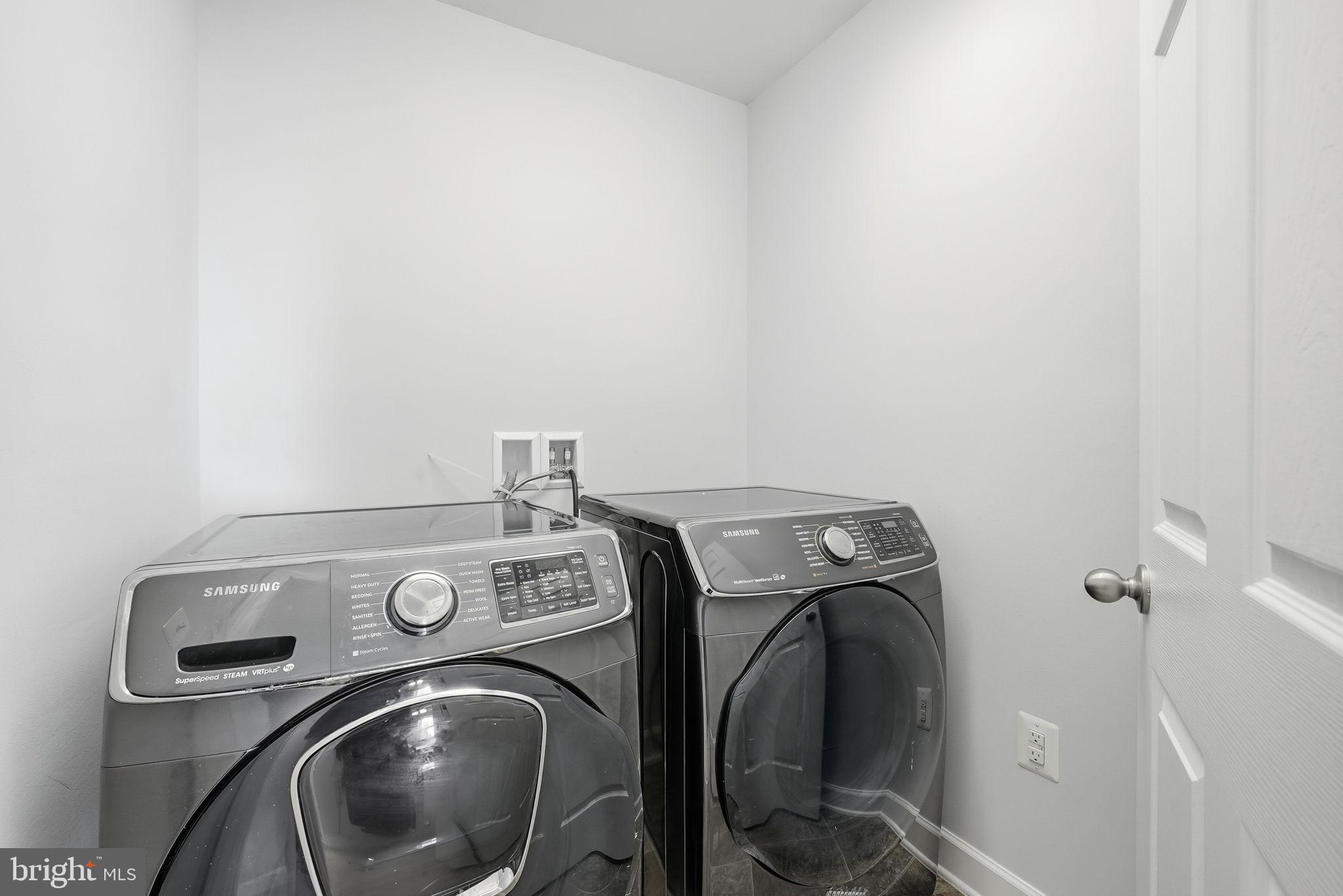 EAGLES POINTE - Residential