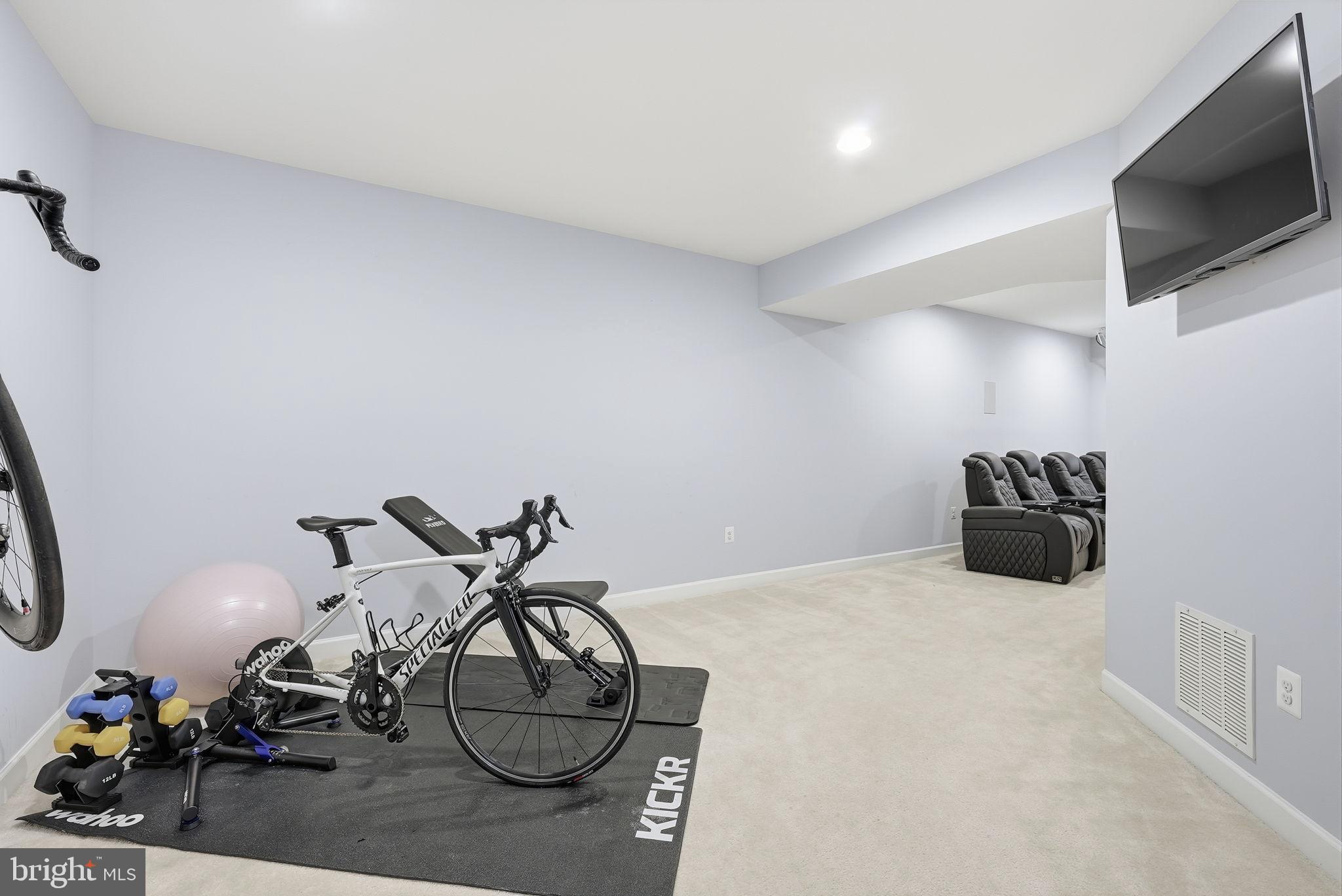 EAGLES POINTE - Residential