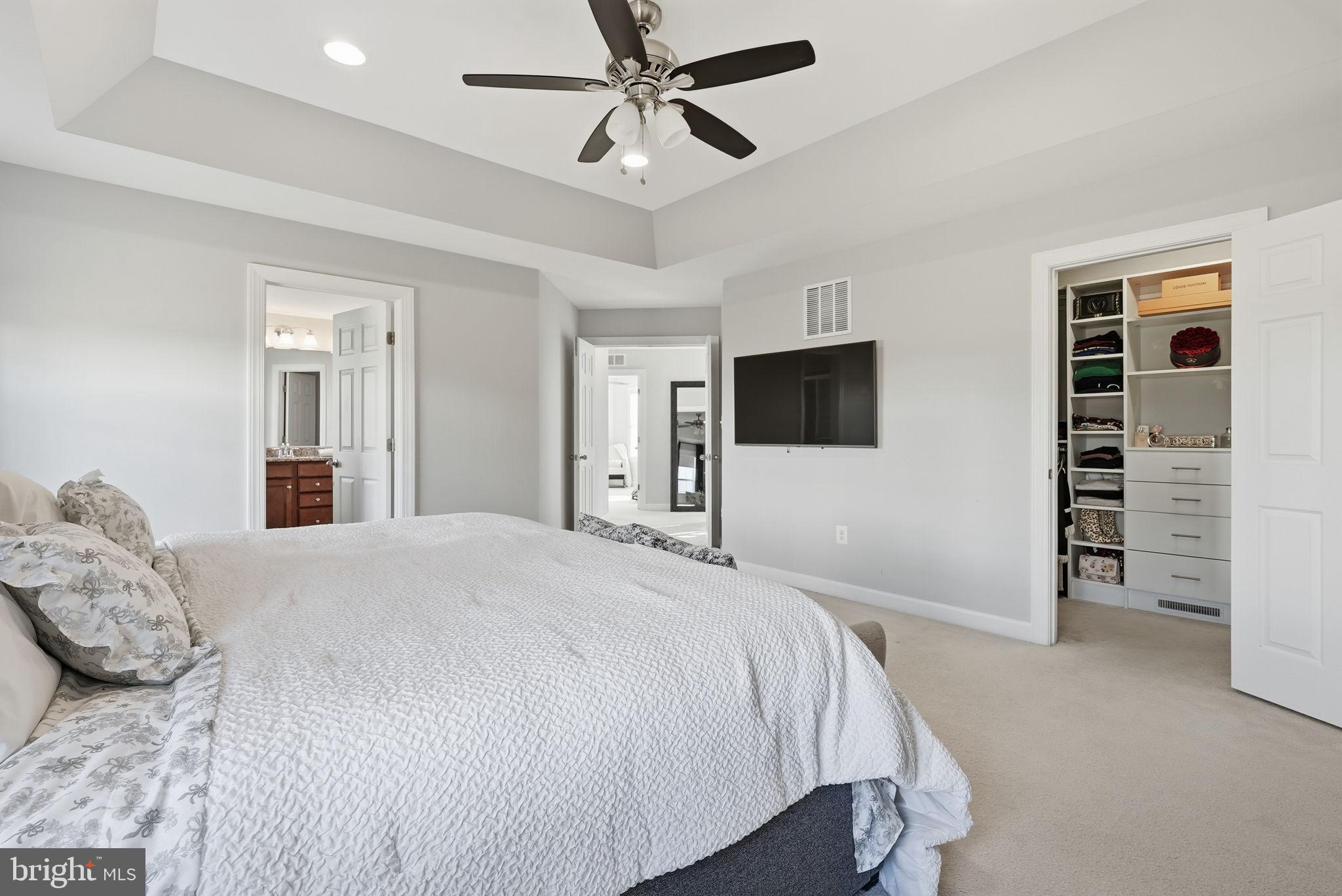 EAGLES POINTE - Residential