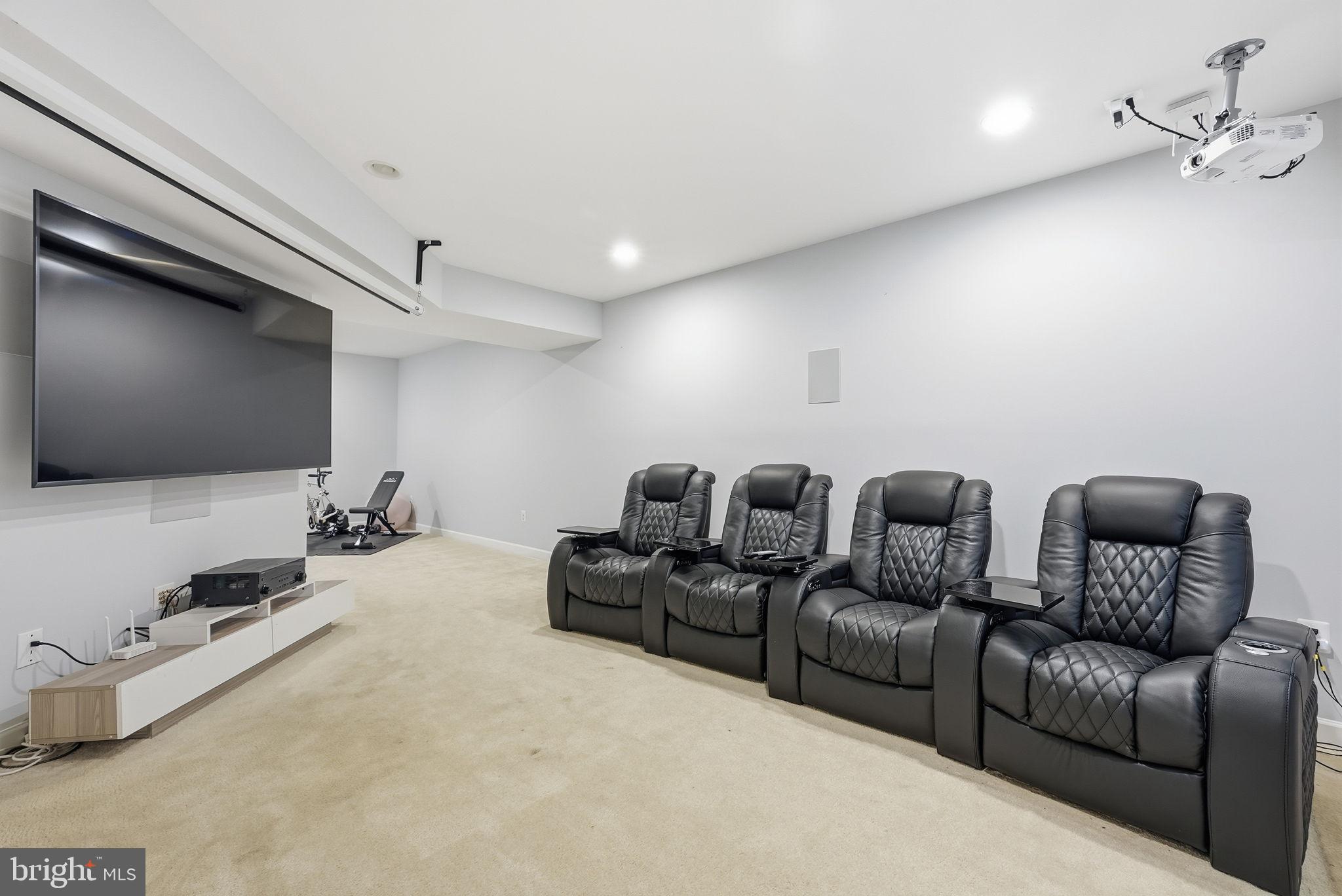 EAGLES POINTE - Residential