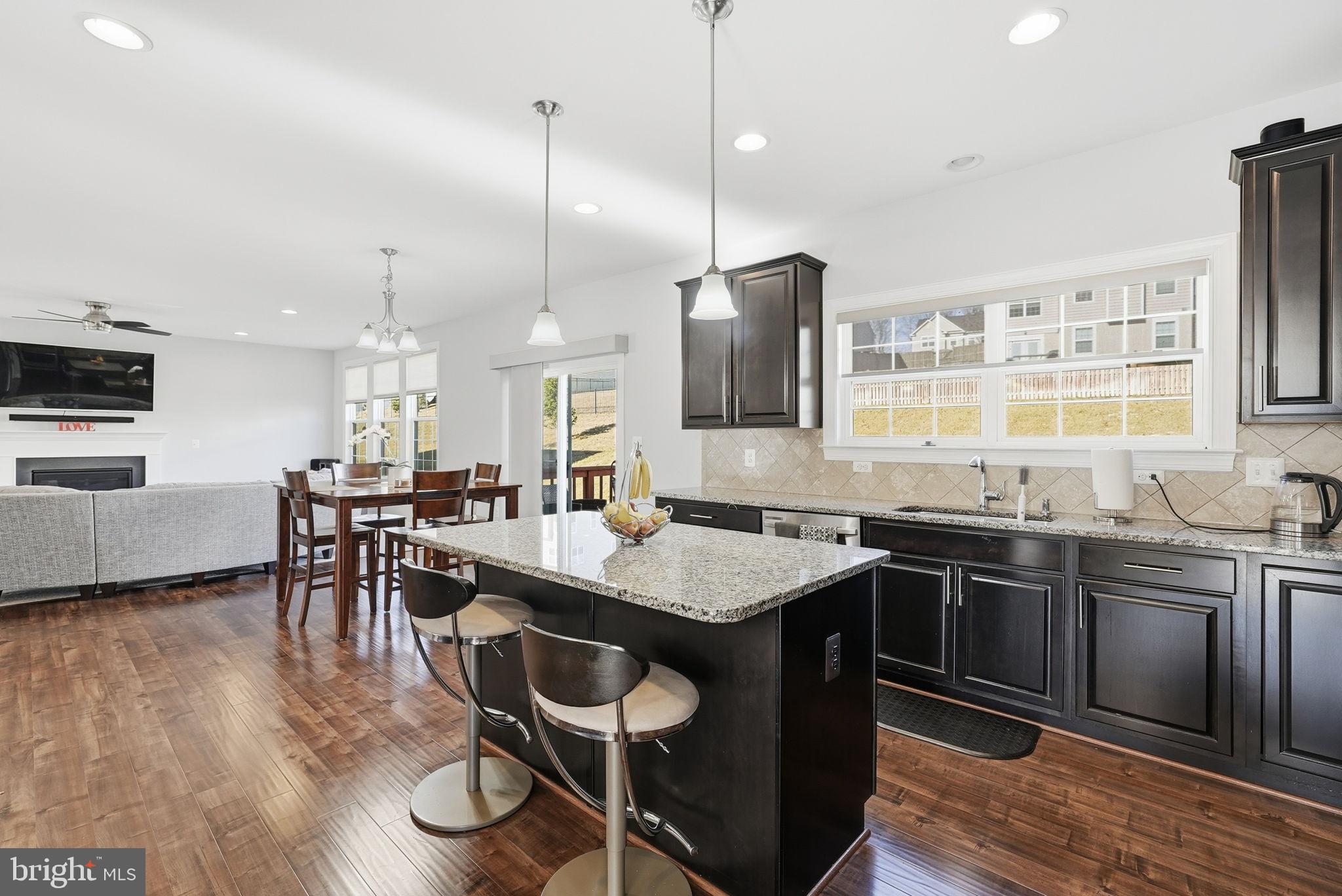 EAGLES POINTE - Residential