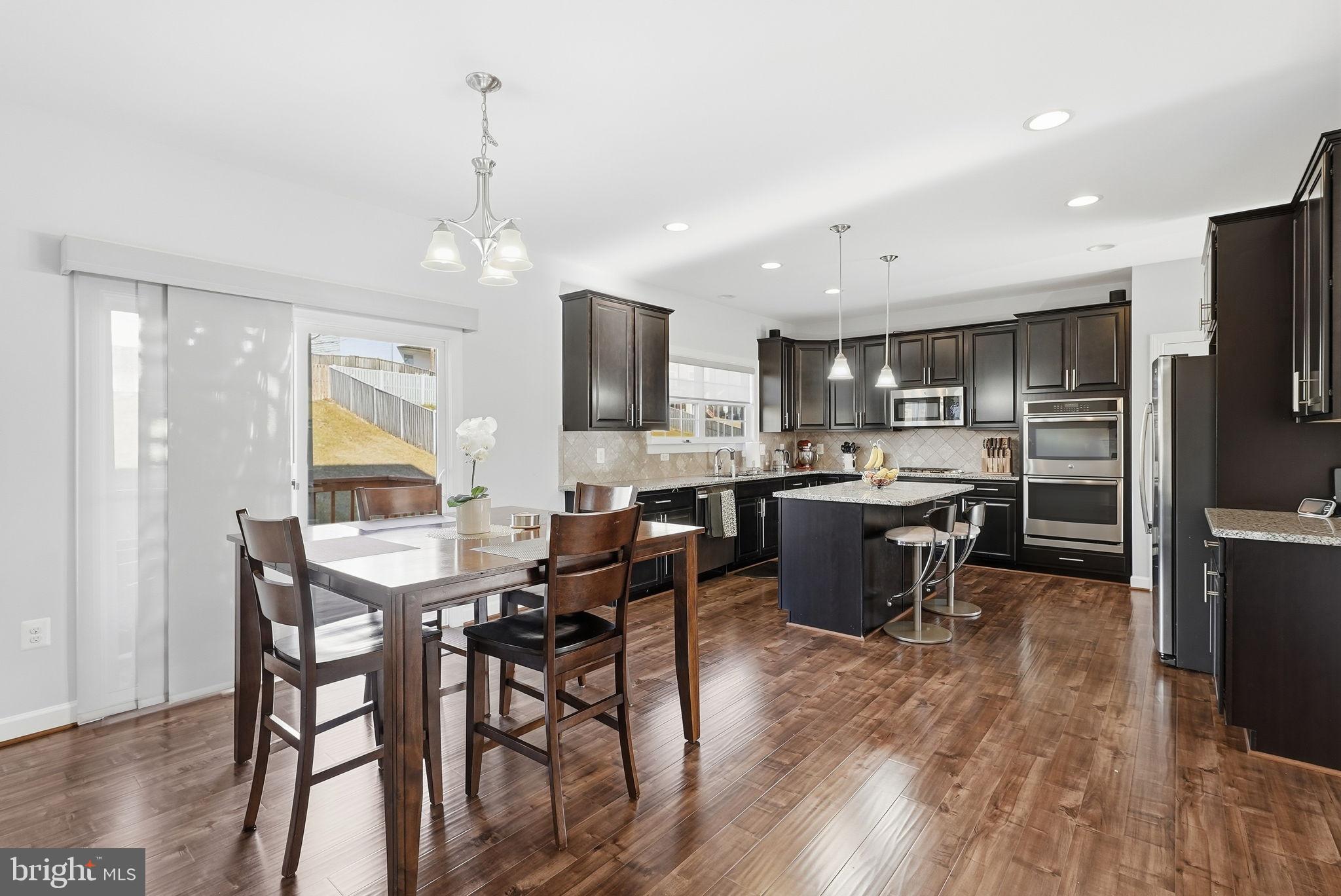 EAGLES POINTE - Residential